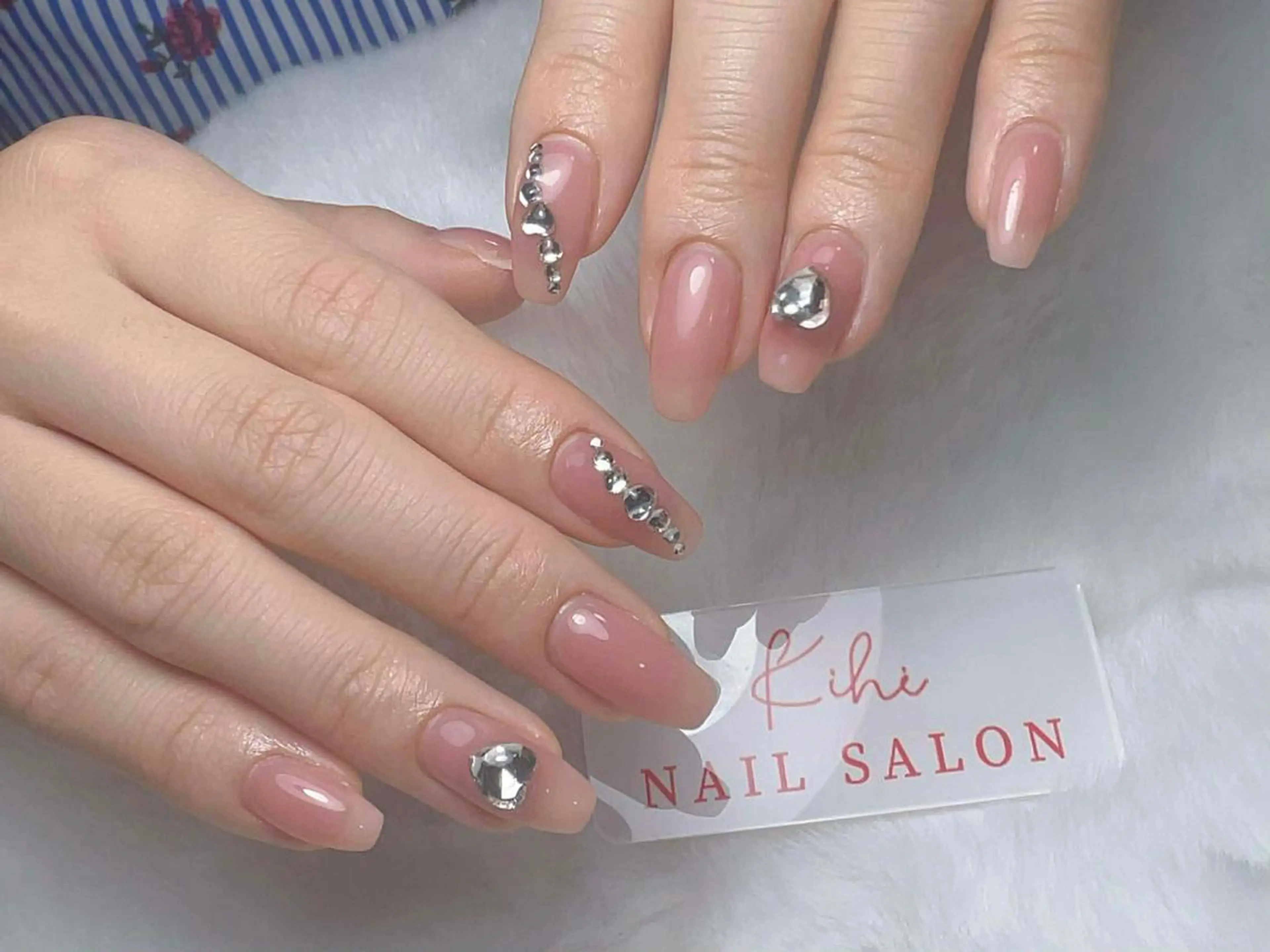 ネイル ハンドネイル フットネイル ユリ🎀長さだし/ パラジェル/持ち込みのネイルデザイン