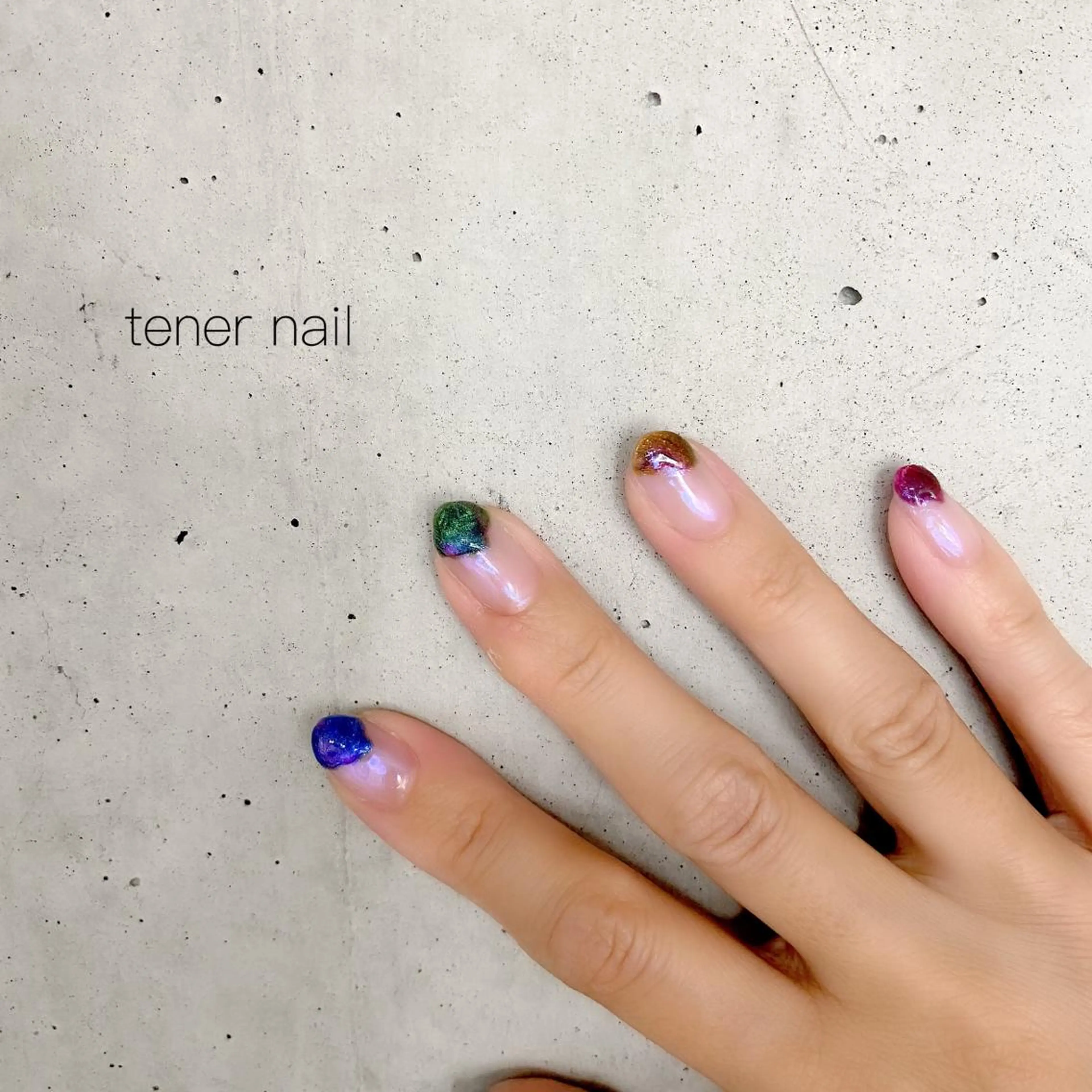 ネイル フレンチネイル マグネットネイル マグネットフレンチ tener  nail  テネルネイル所属・テネルネイル tener nailのネイルデザイン