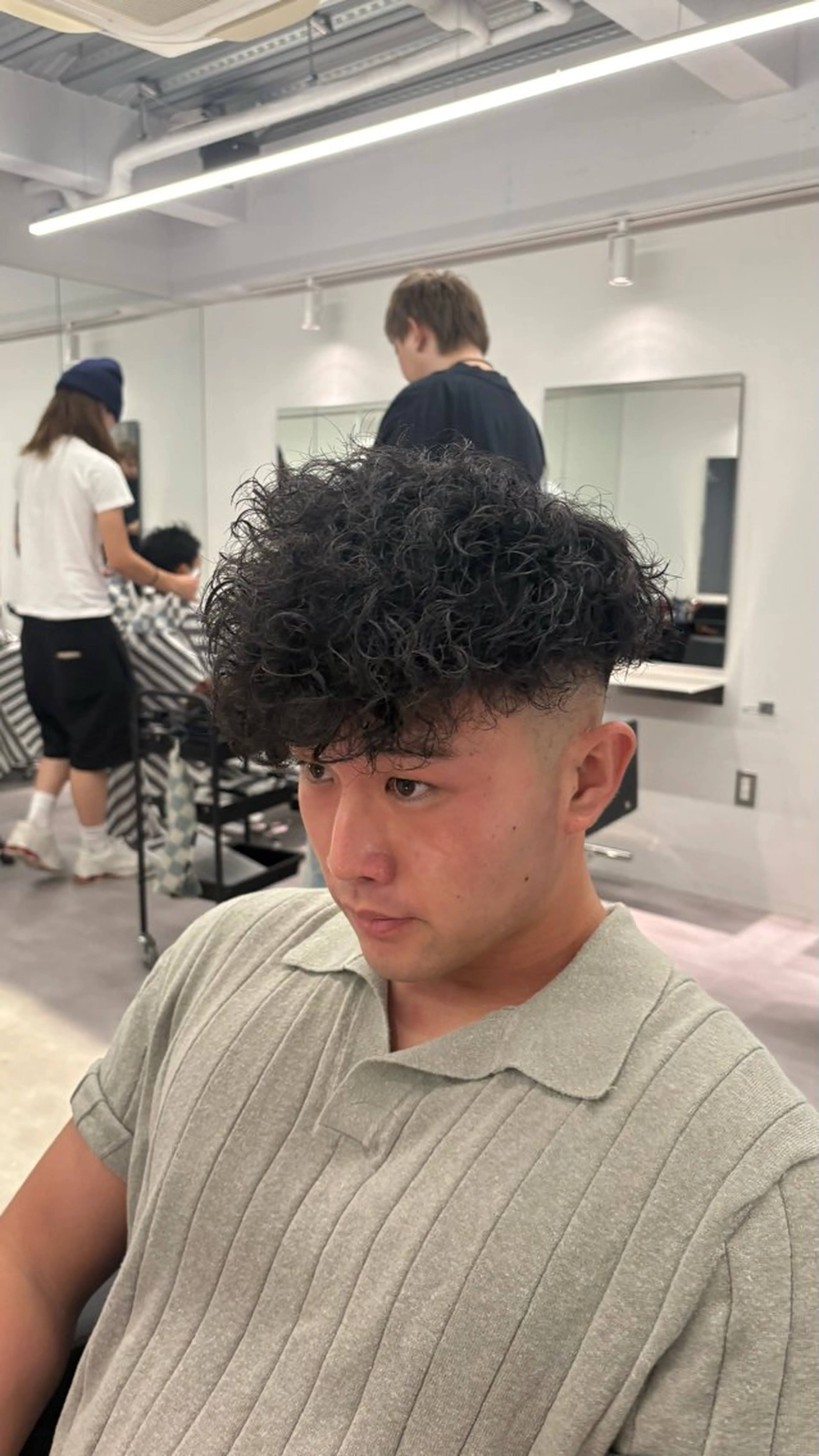ミディアム パーマ メンズ スペインカール 高橋 周のヘアスタイル