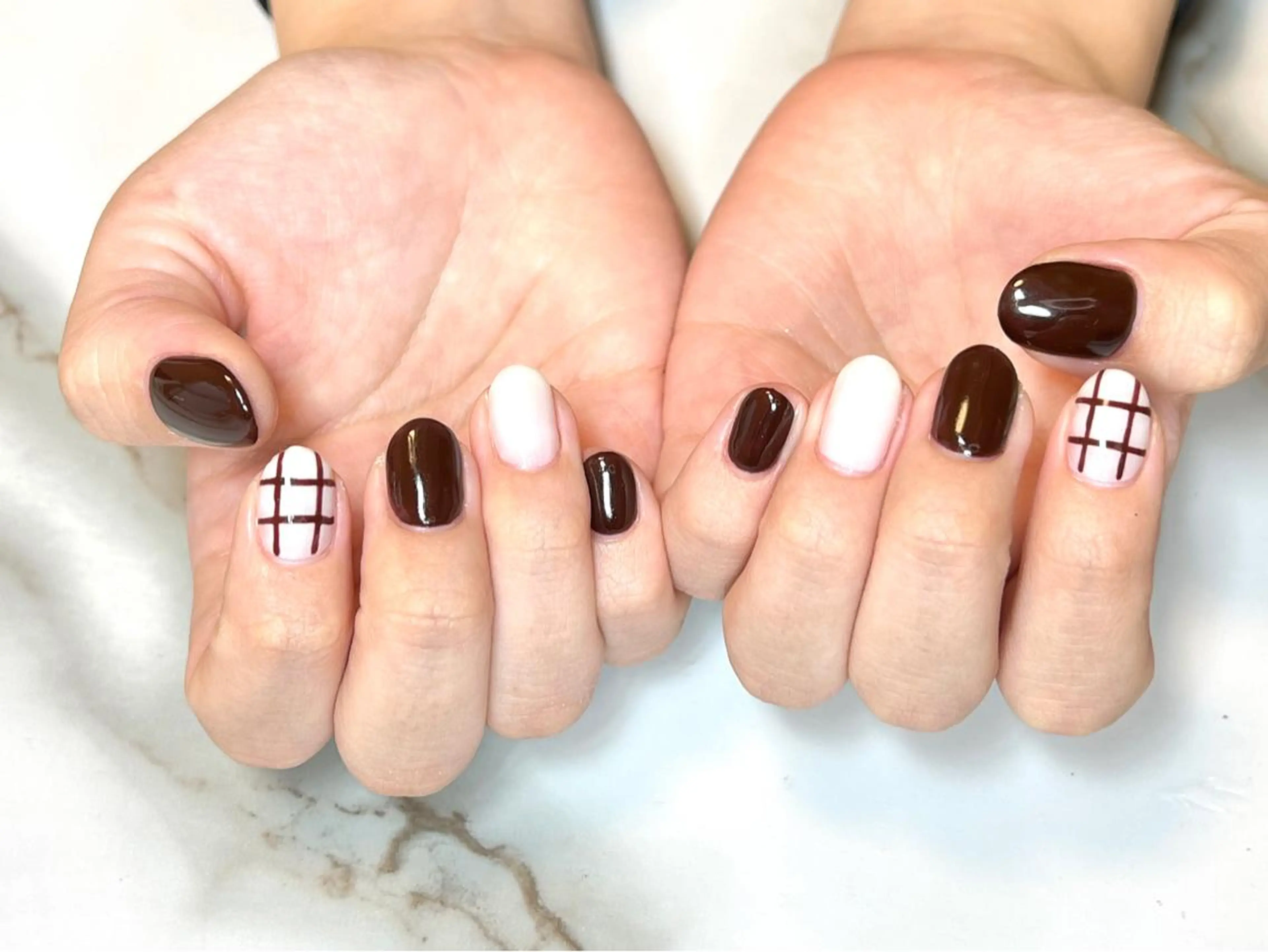 ミディアム ネイリスト シンのネイルデザイン