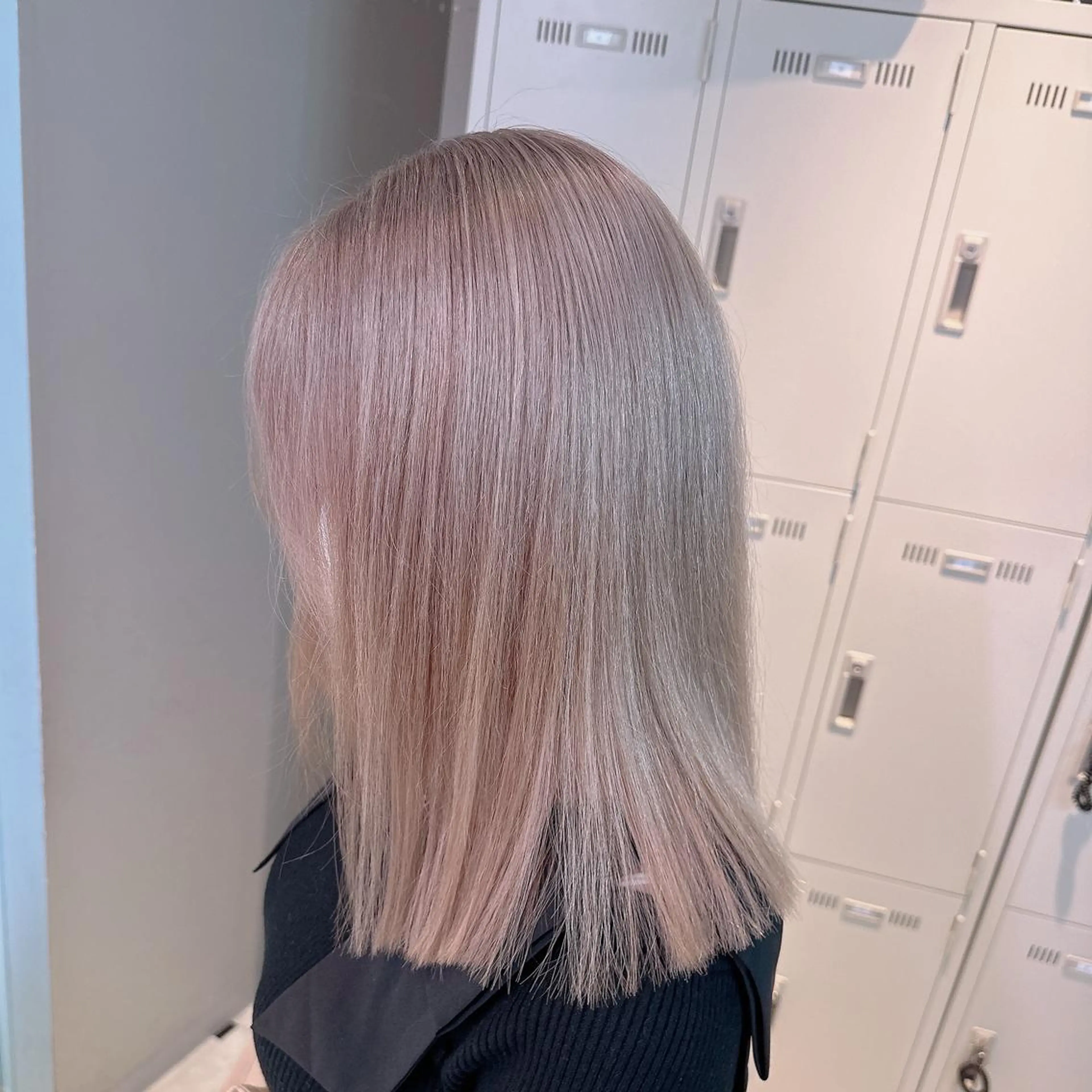 ミディアム カラー 🪄池袋ハイトーン 🪄ブリーチカラーのヘアスタイル