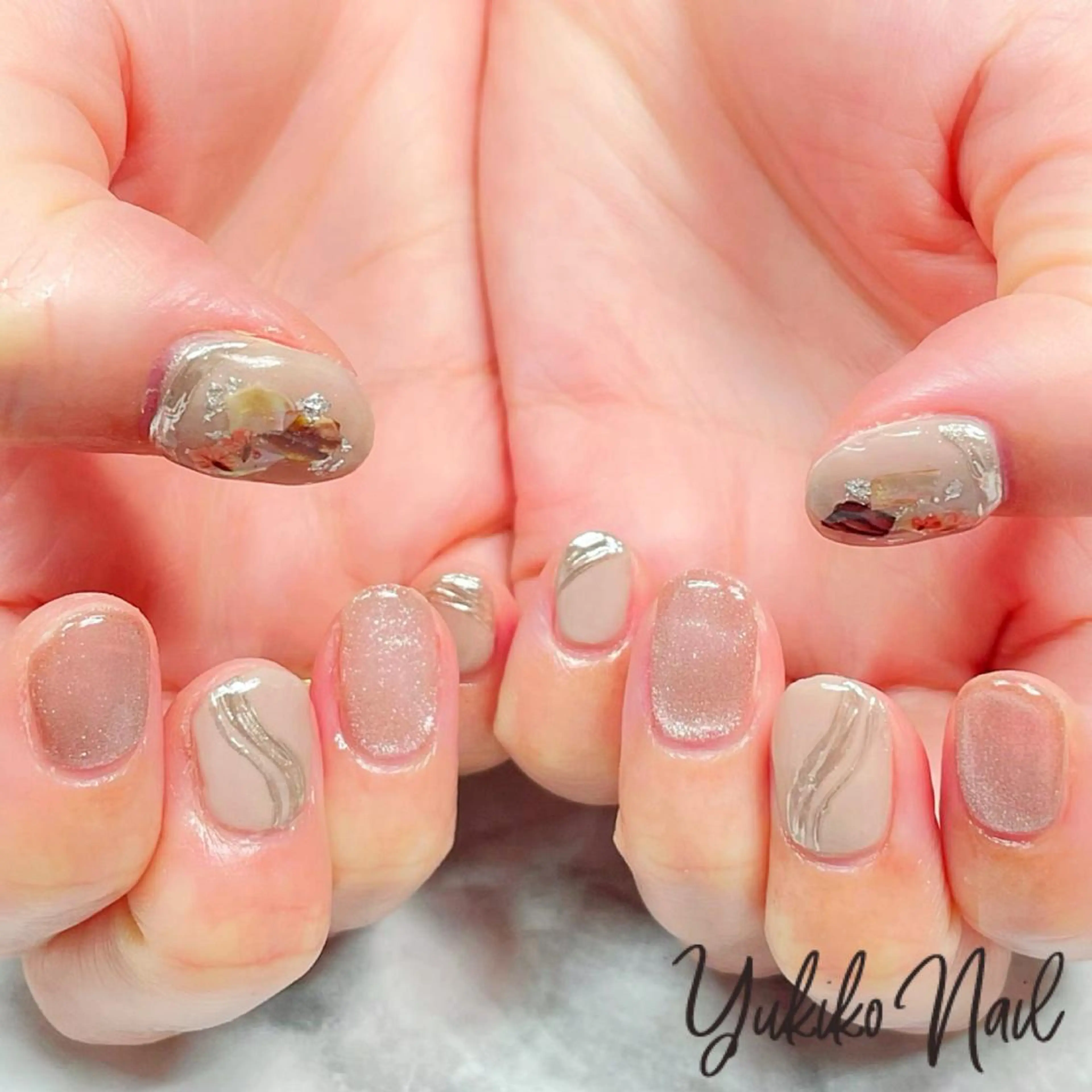ネイル マグネットネイル ミラーネイル オフィスネイル シンプルネイル ハンドネイル ユキコ ネイルのネイルデザイン