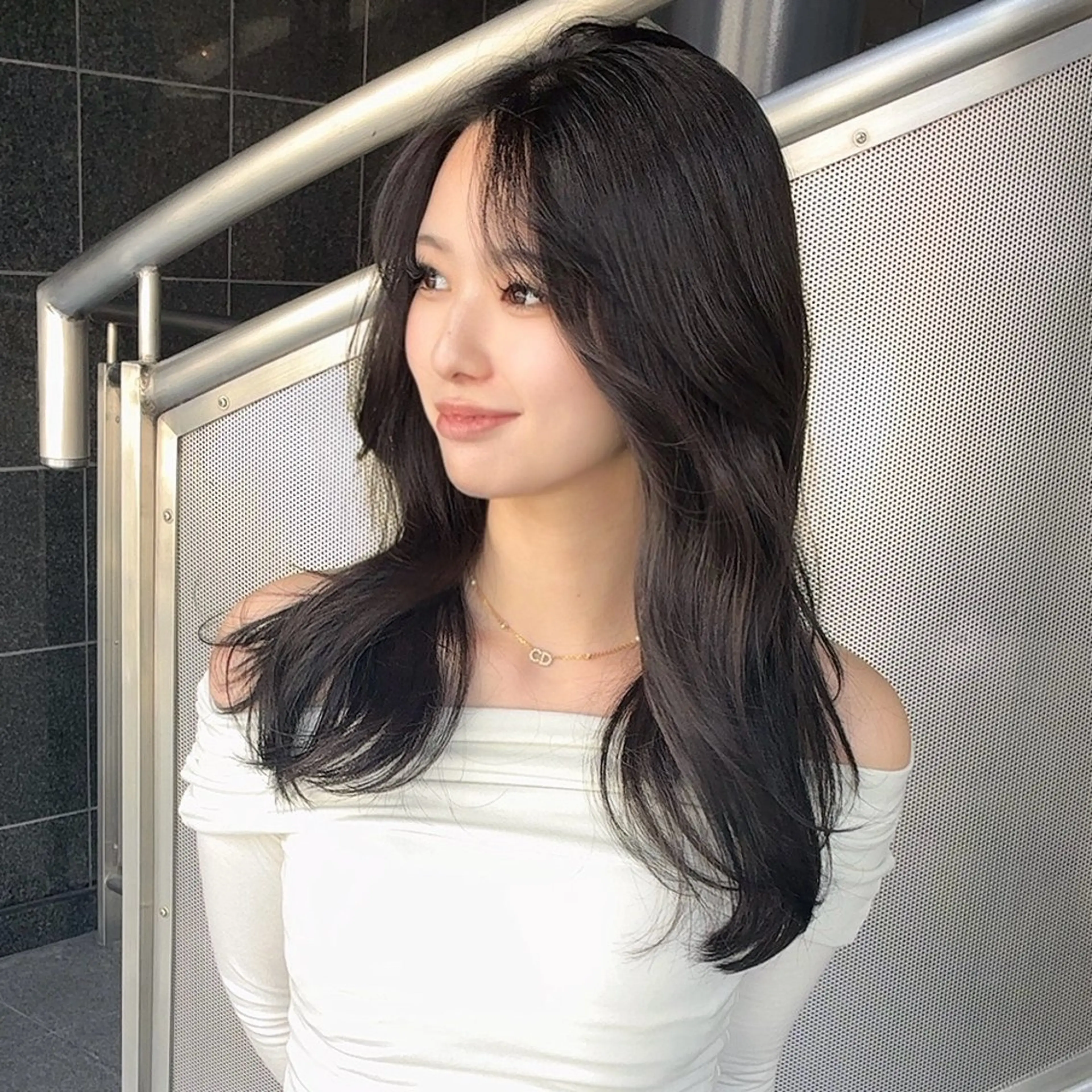 ロング レイヤーカット ロング カット ヘアカラー calna 古賀 菜摘のヘアスタイル