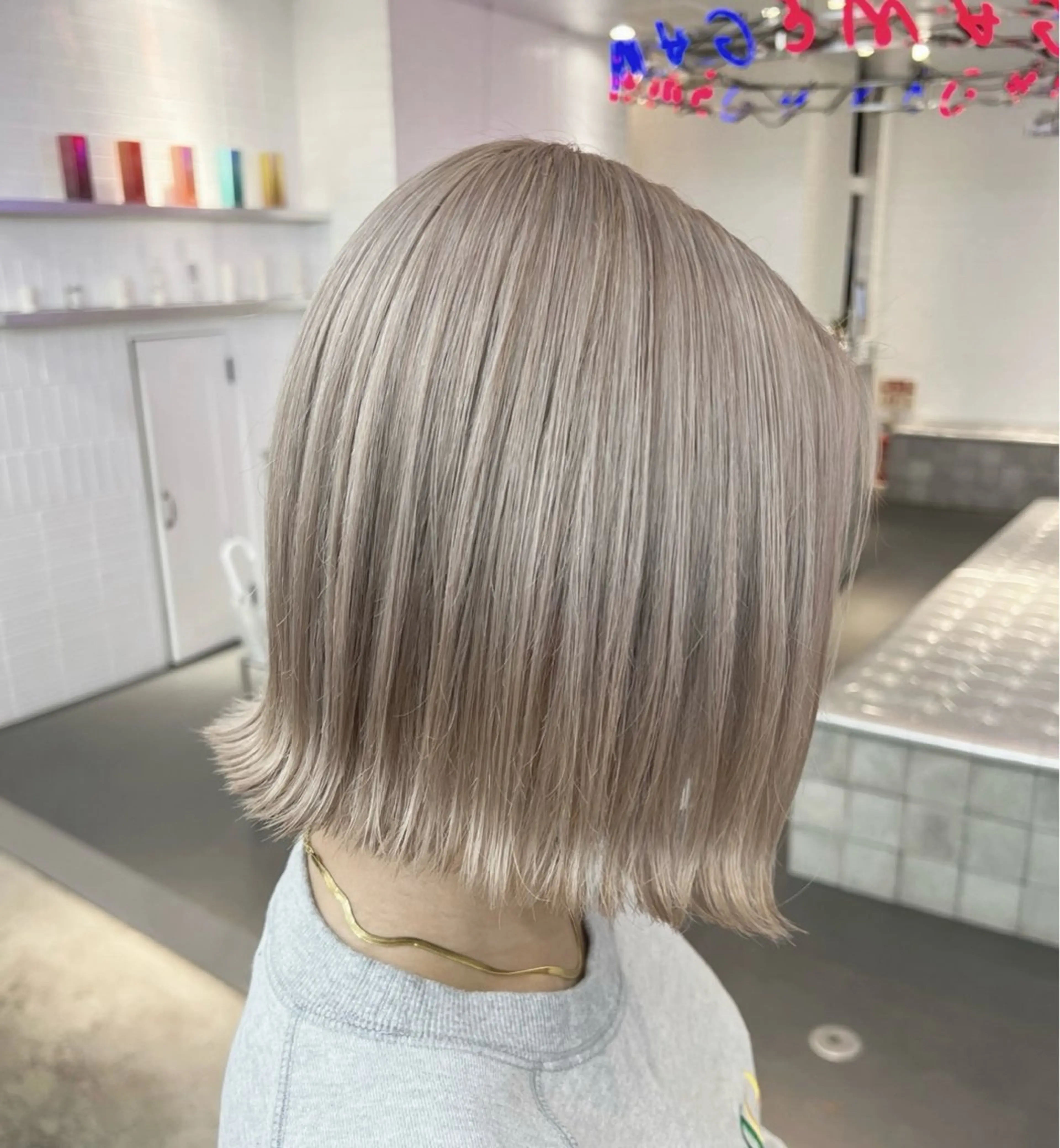 ショート カラー ヘアカラー トリートメント ブリーチカラー×艶 🍨mihoのヘアスタイル