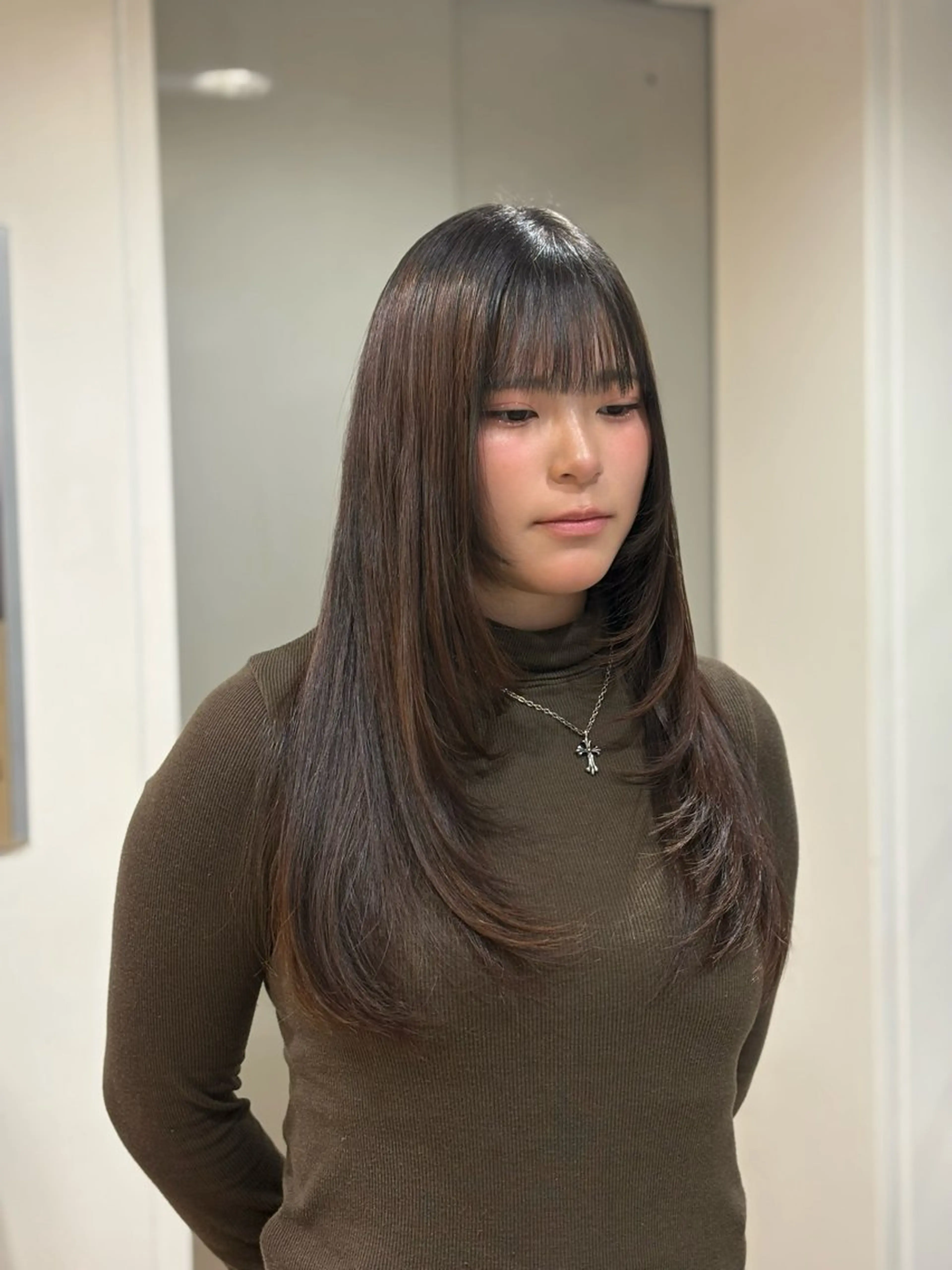 ロング カラー 顔まわりレイヤー レイヤーカット ヘアカラー 学生指名率No.1 YUTOのヘアスタイル