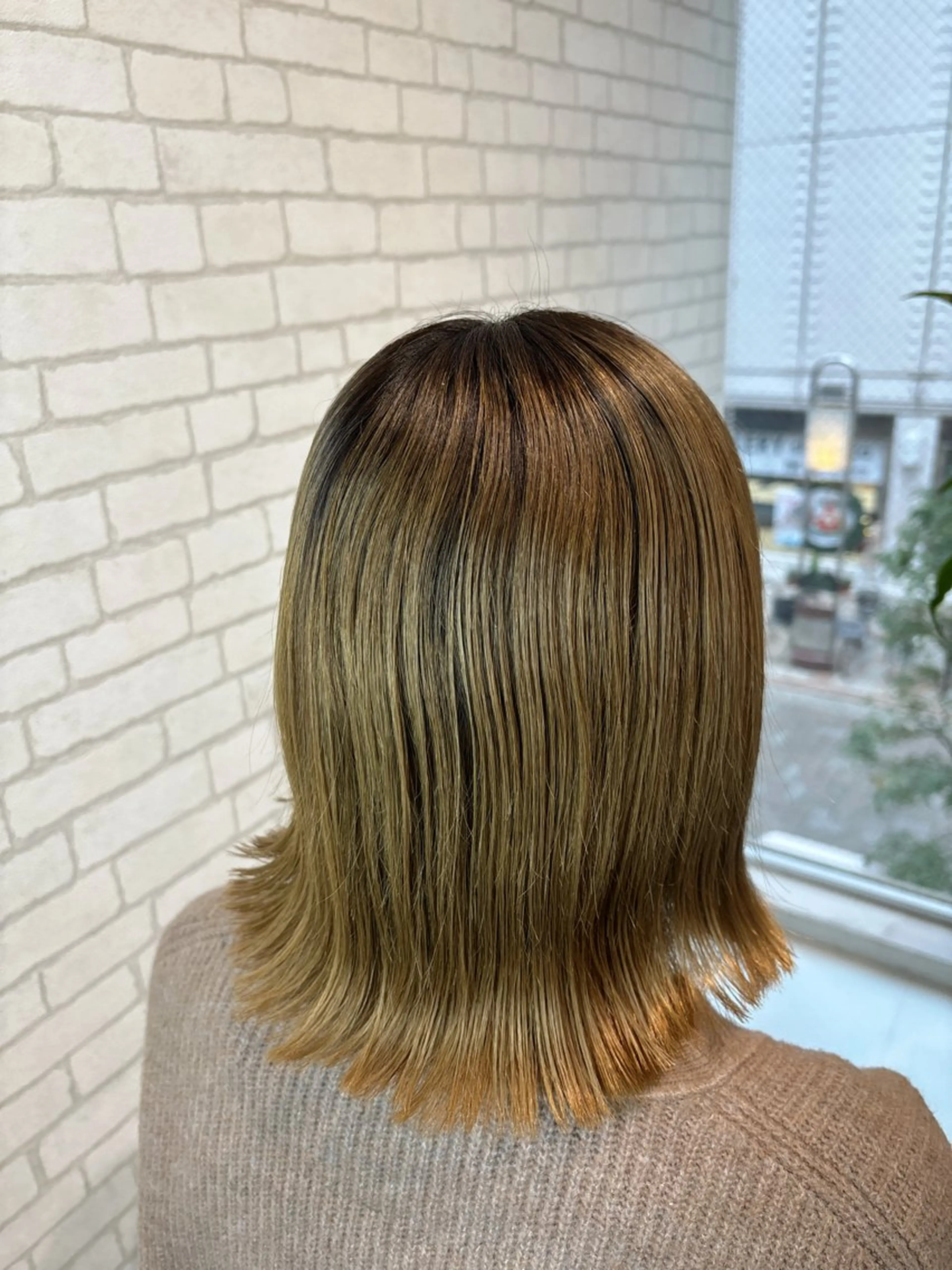 ミディアム カット 篠田 綾乃のヘアスタイル