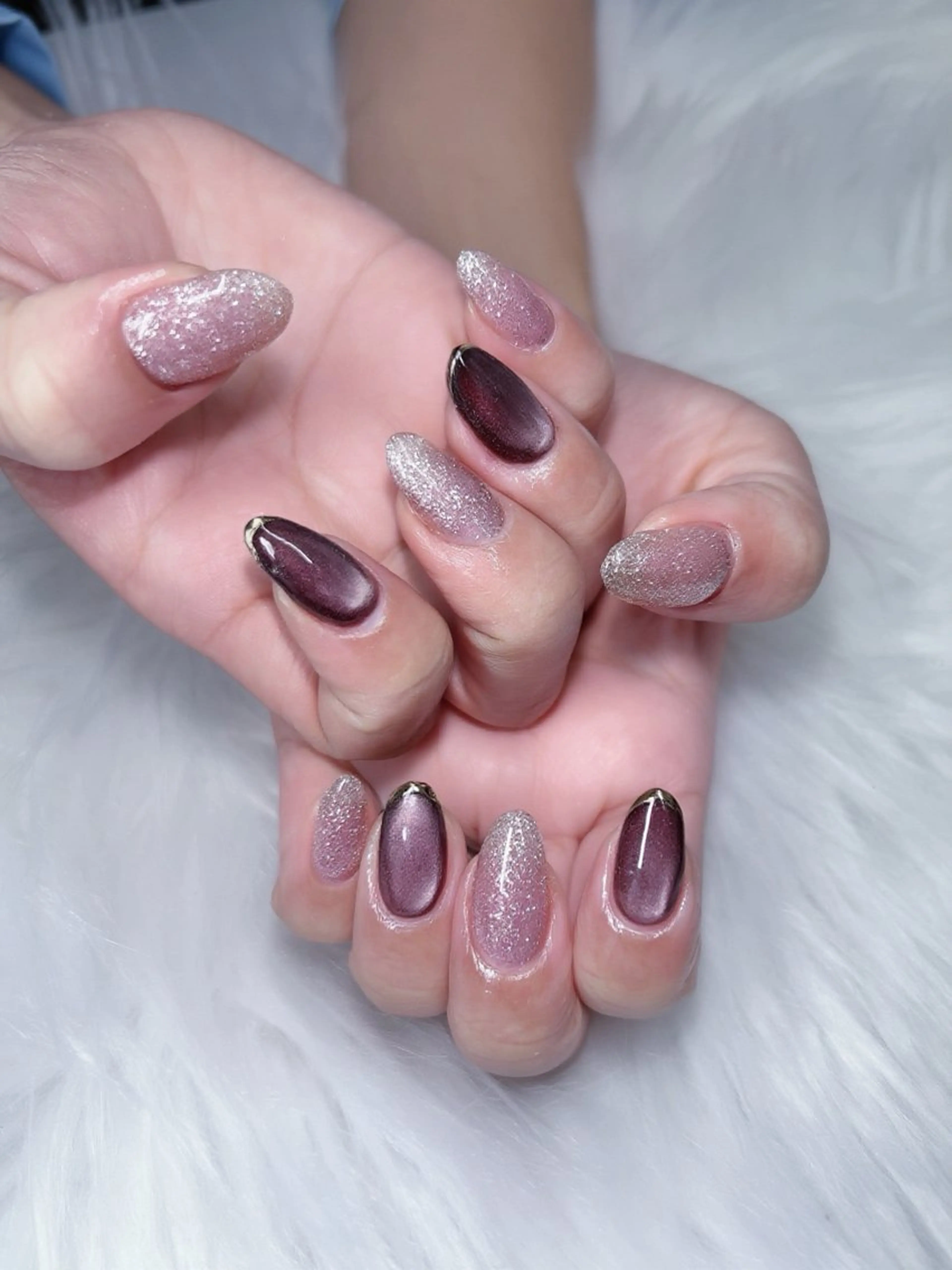 【オフ無料】アート4本ネイルの写真