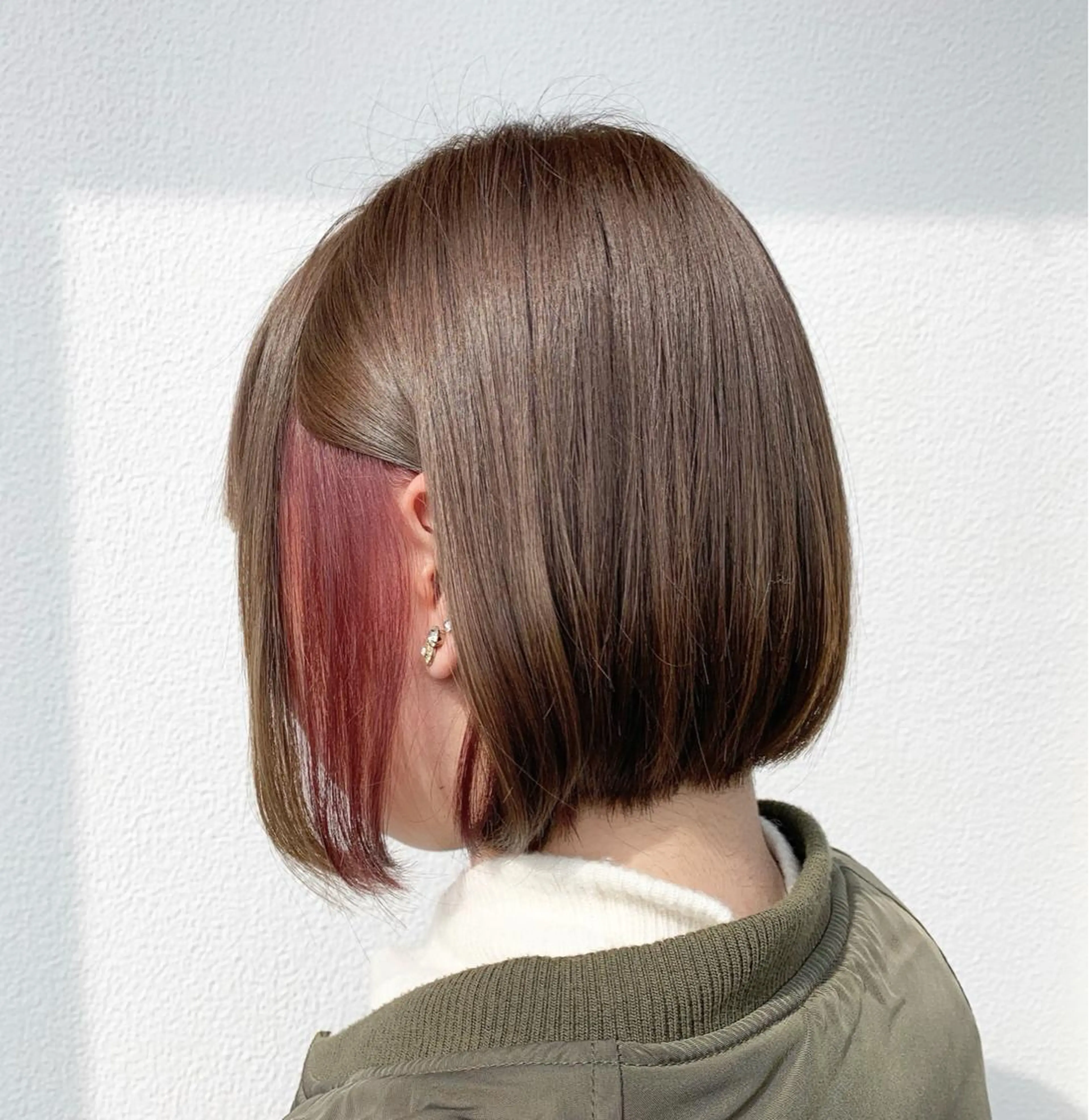 ショート カラー イヤリングカラー 辻川 真央のヘアスタイル