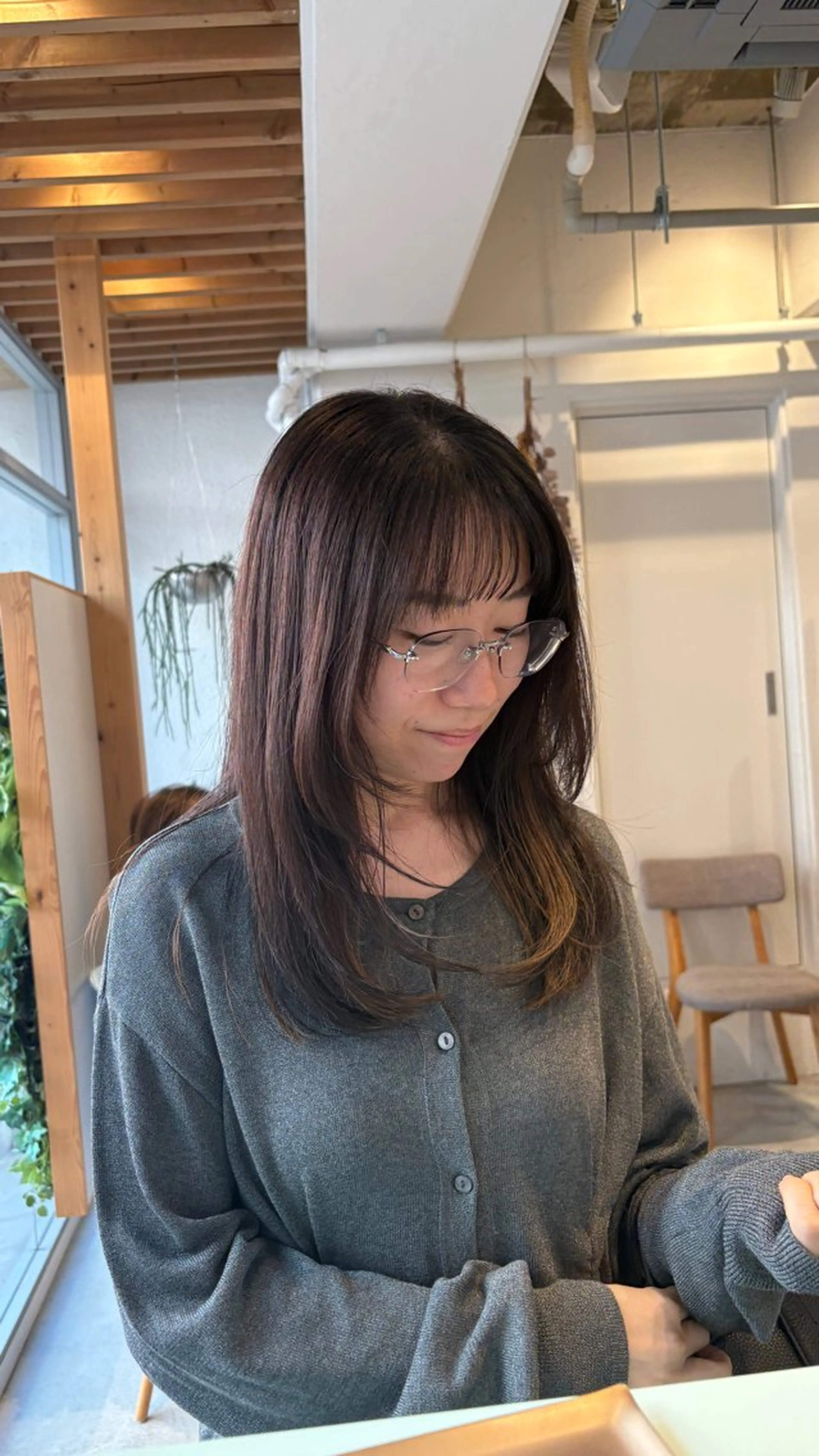 ミディアム 顔まわりレイヤー レイヤーカット カット 佐藤　ひなの ／艶髪のヘアスタイル