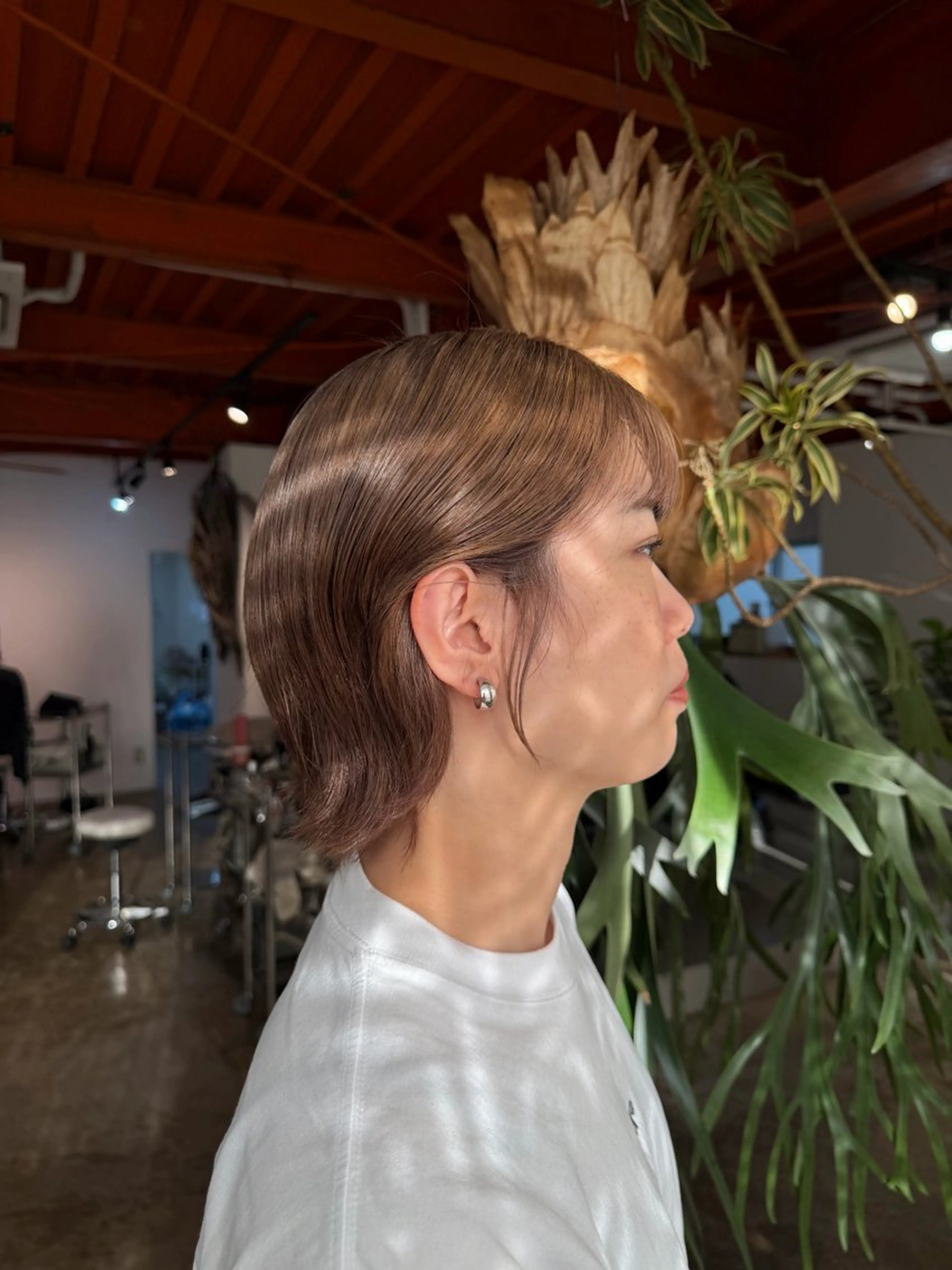 カラー ブリーチ 安谷 彩香のヘアスタイル
