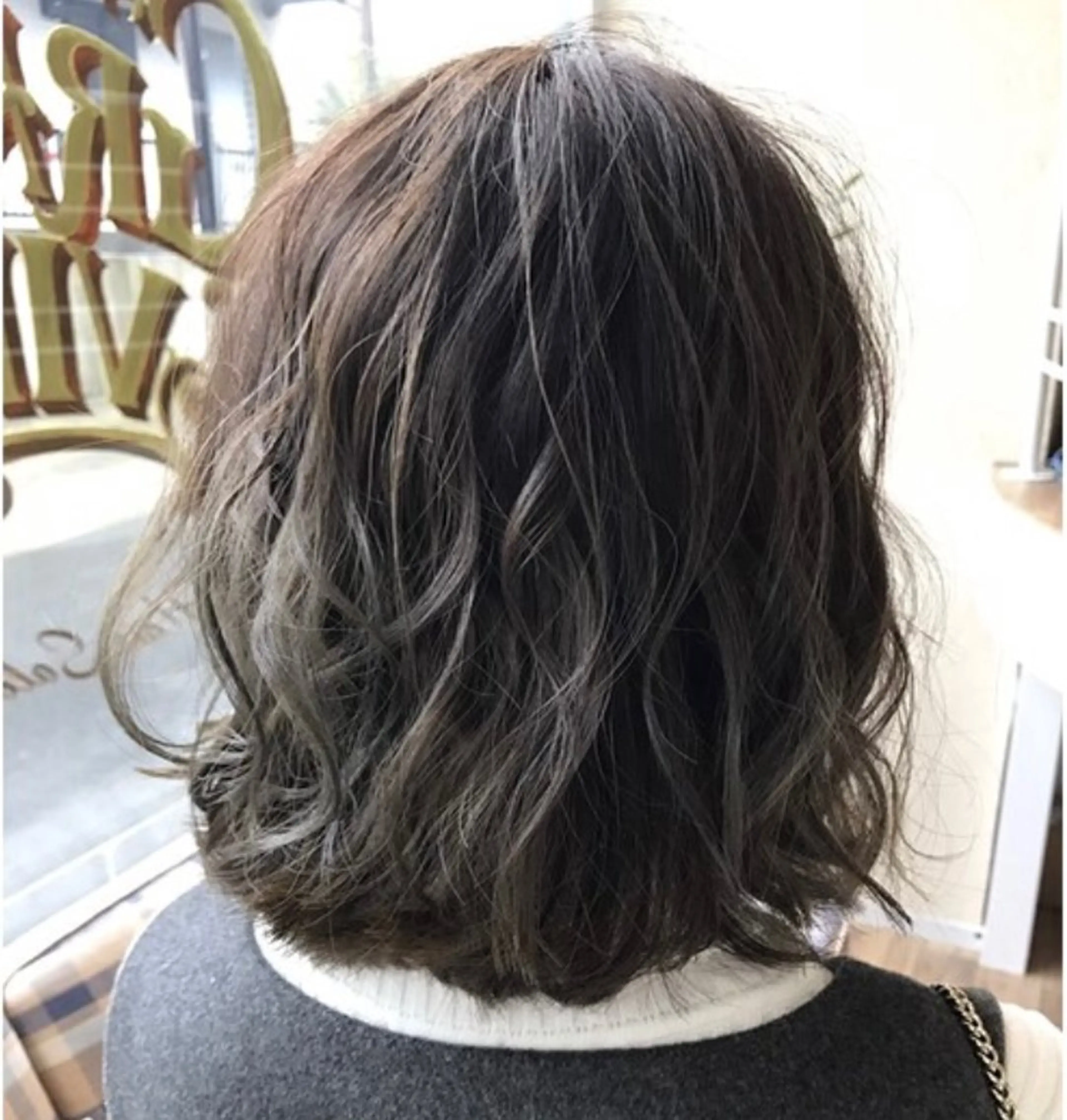 カラー 鈴木 小百合のヘアスタイル