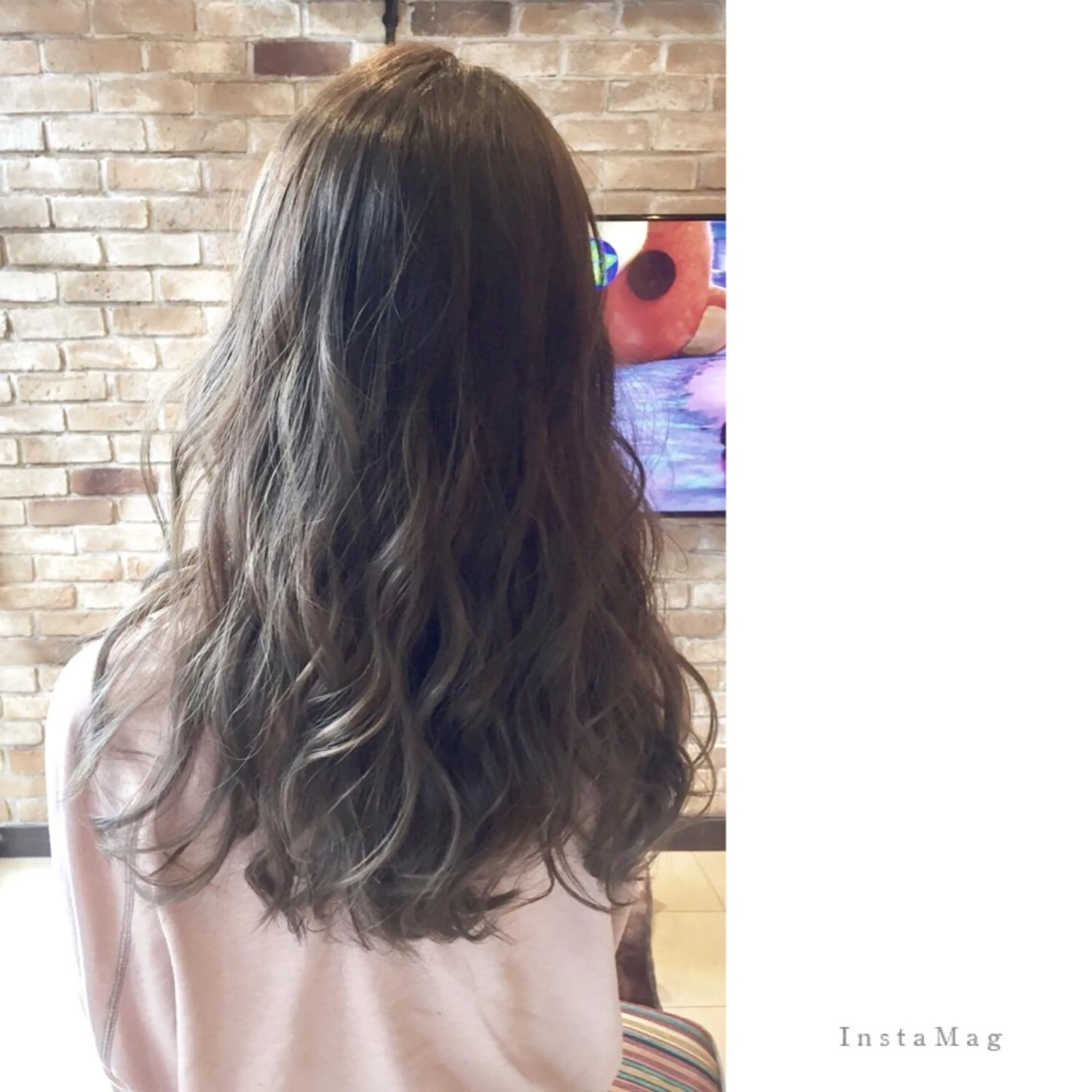 ロング カラー ブリーチ グラデーションカラー グレージュ ハイライトカラー ブリーチなしカラー ヘアカラー トリートメント Lyhair🦊🎀 AKIのヘアスタイル