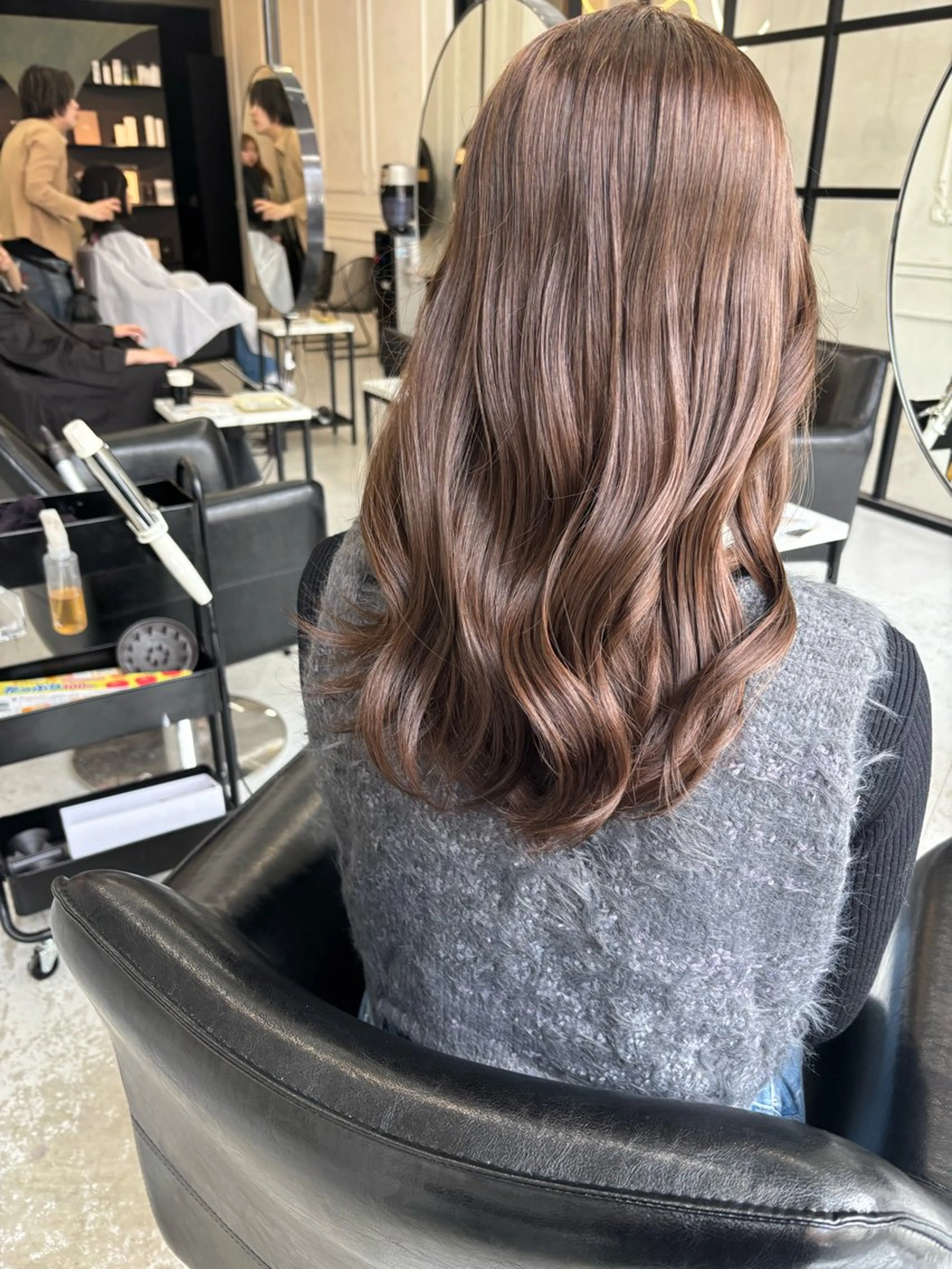 ロング ヘアカラー MaisonHALU さくらのヘアスタイル