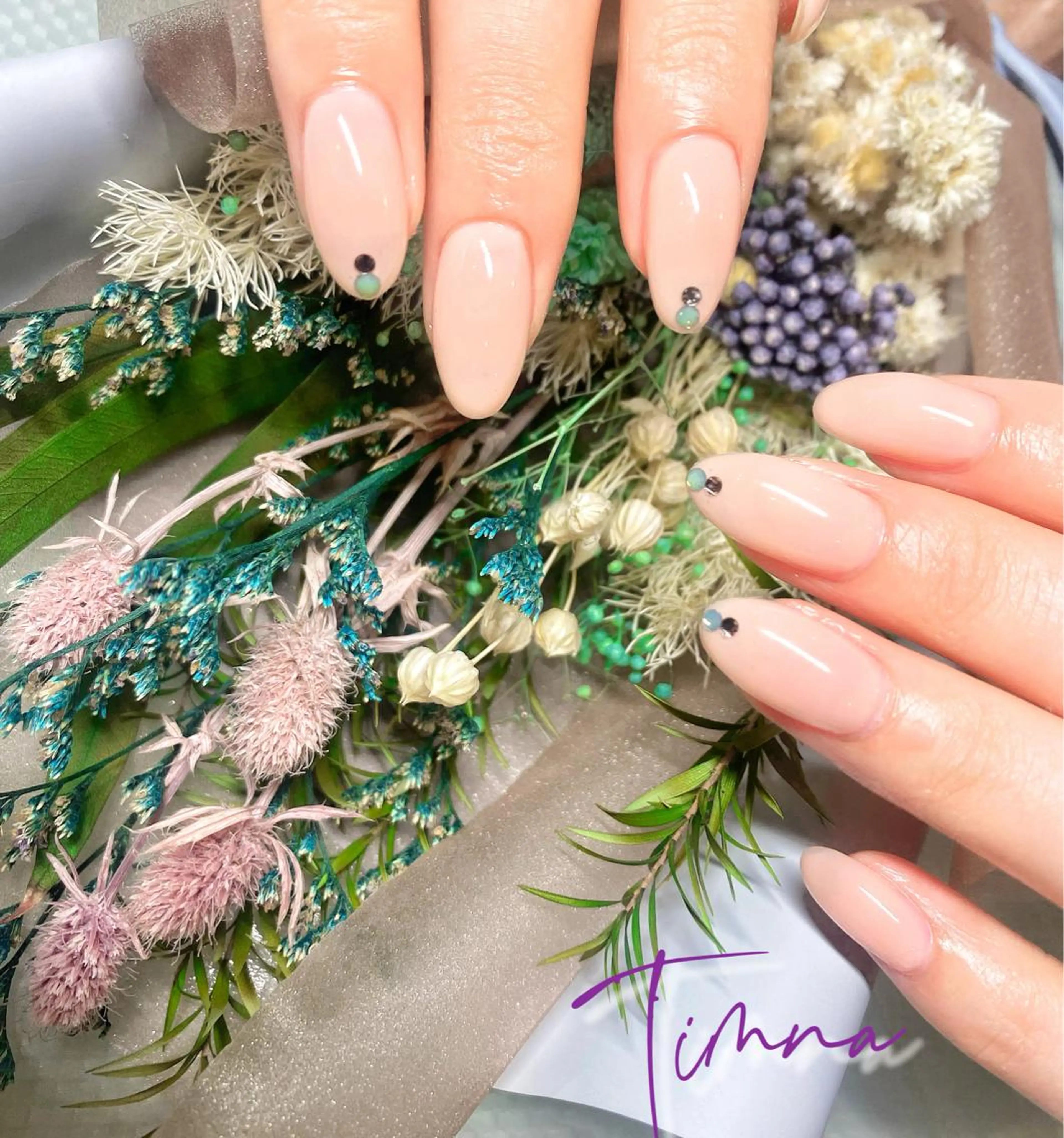 ミディアム ハンドネイル NAILSALON 🍔Timna🍟のネイルデザイン