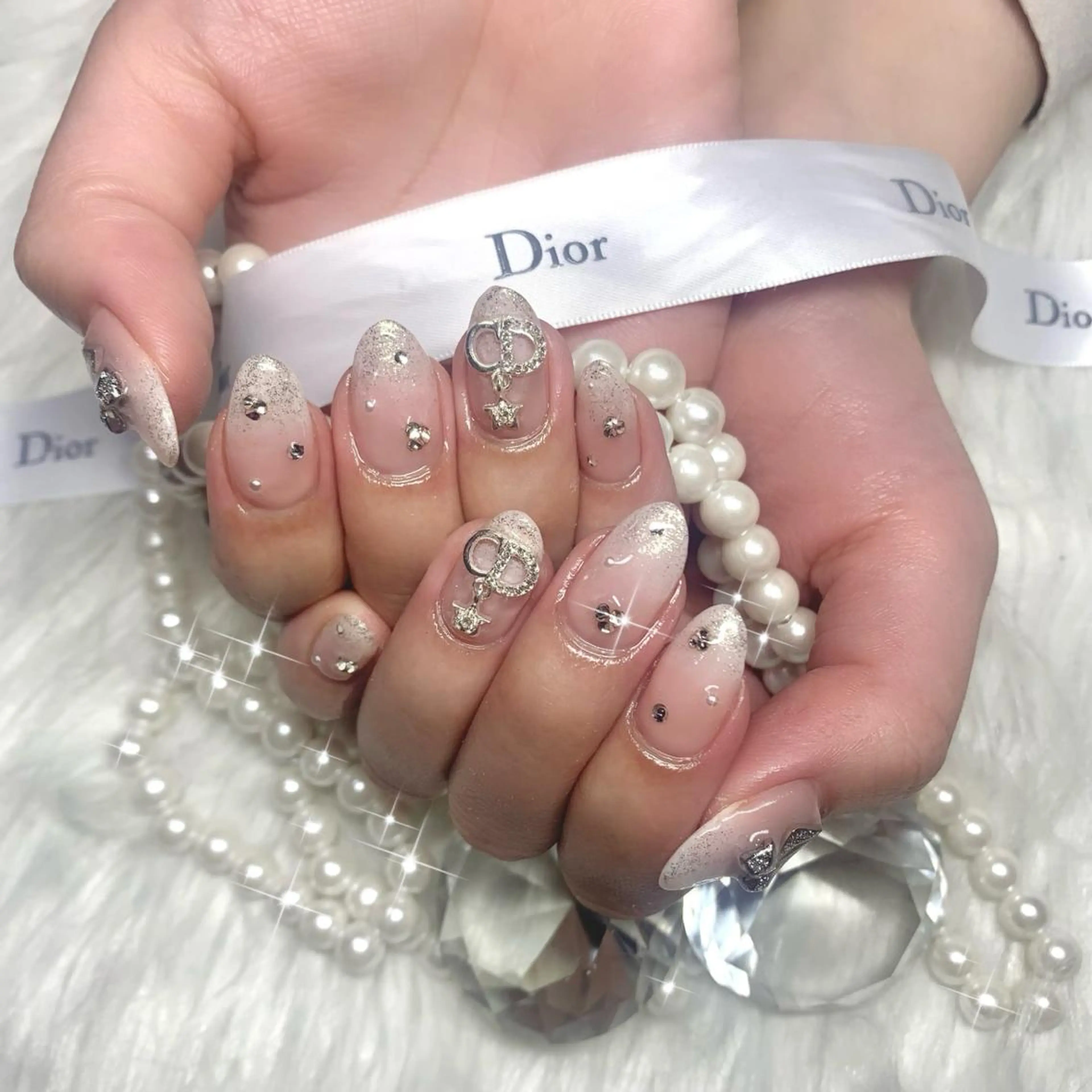 ネイル ジェルネイル グラデーション キラキラネイル 韓国ネイル ワンカラーネイル élu by Noriko 前原のネイルデザイン