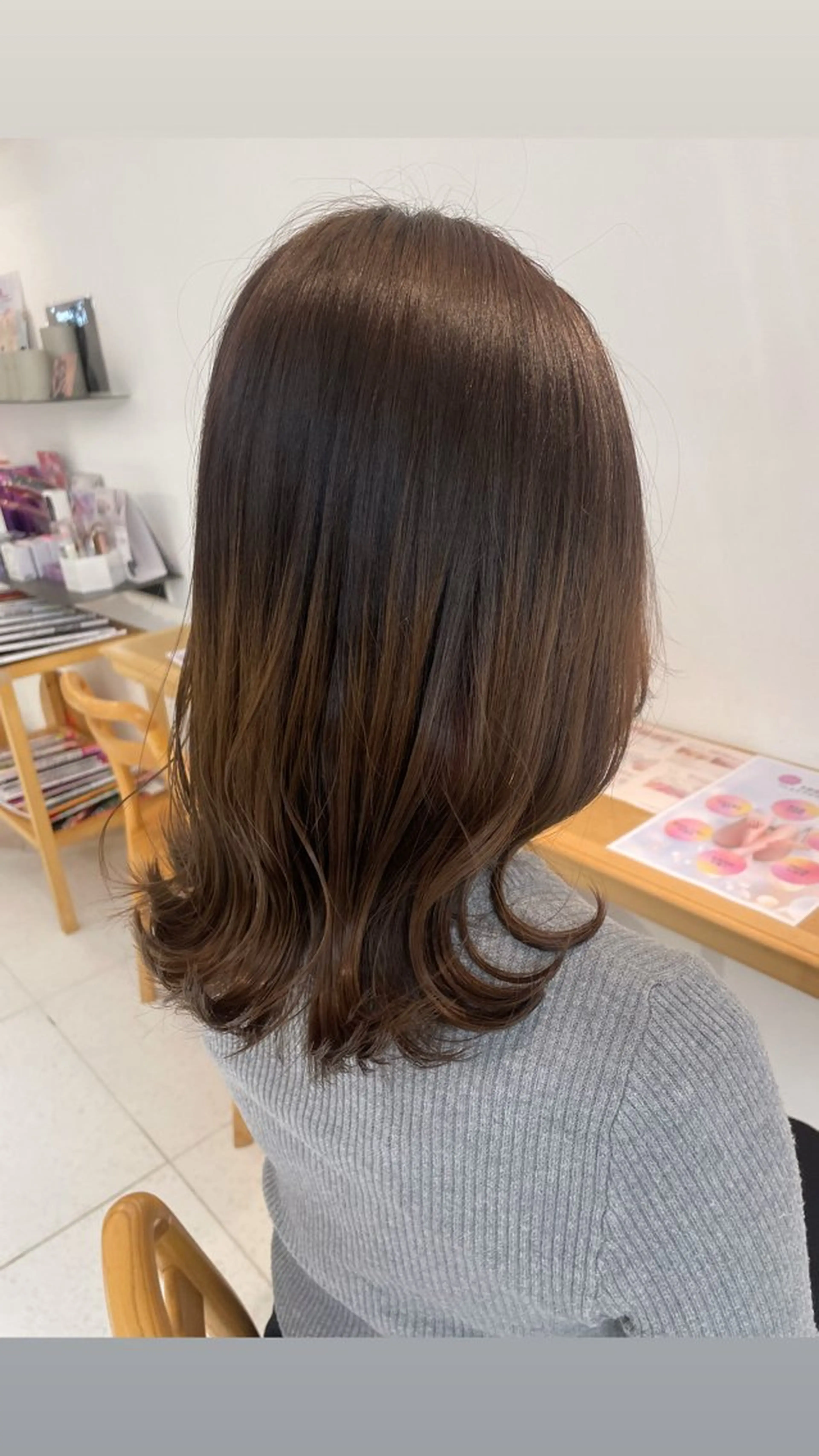 ミディアム くびれヘア 顔まわりレイヤー 顔周りカット レイヤーカット カット 福田千尋/インナー カラー/縮毛矯正のヘアスタイル