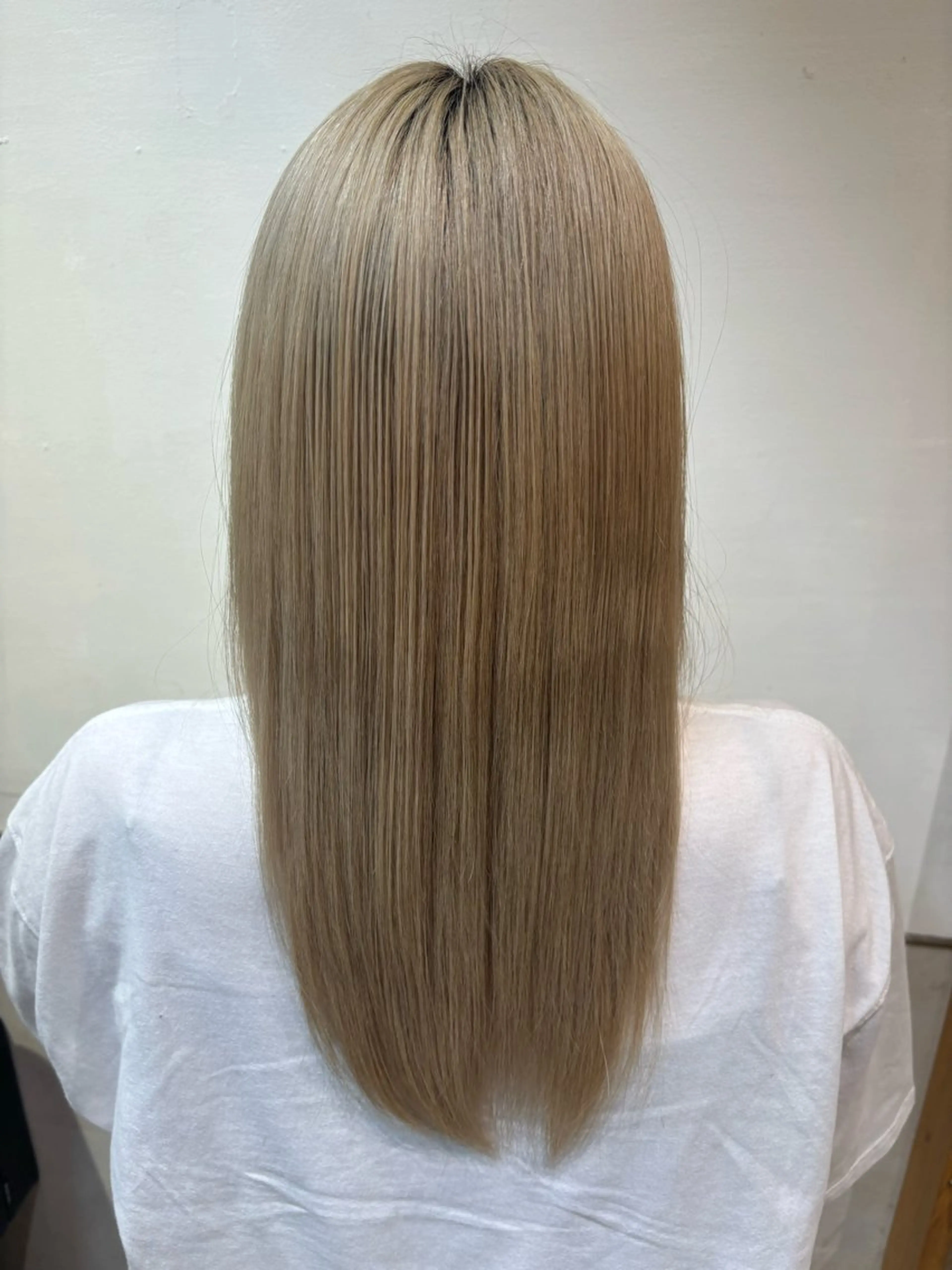 本日限定クーポン‼️ ブリーチリタッチ➕キューティクルトリートメント60%offの写真