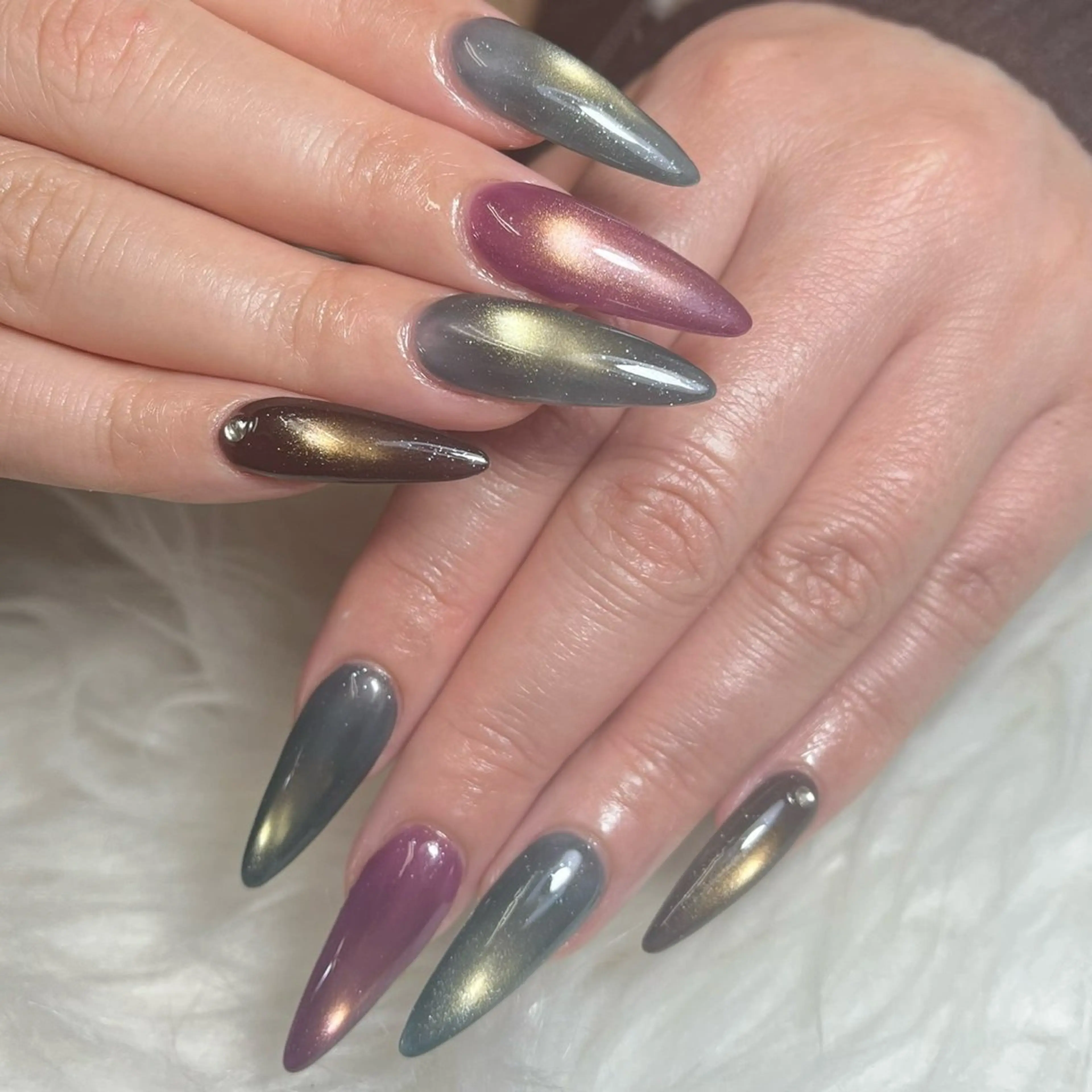 ネイル チークネイル 長さ出し フットネイル ジェルネイル 卒業式 𝓐𝓷𝓻𝓲 XiinhNailのネイルデザイン