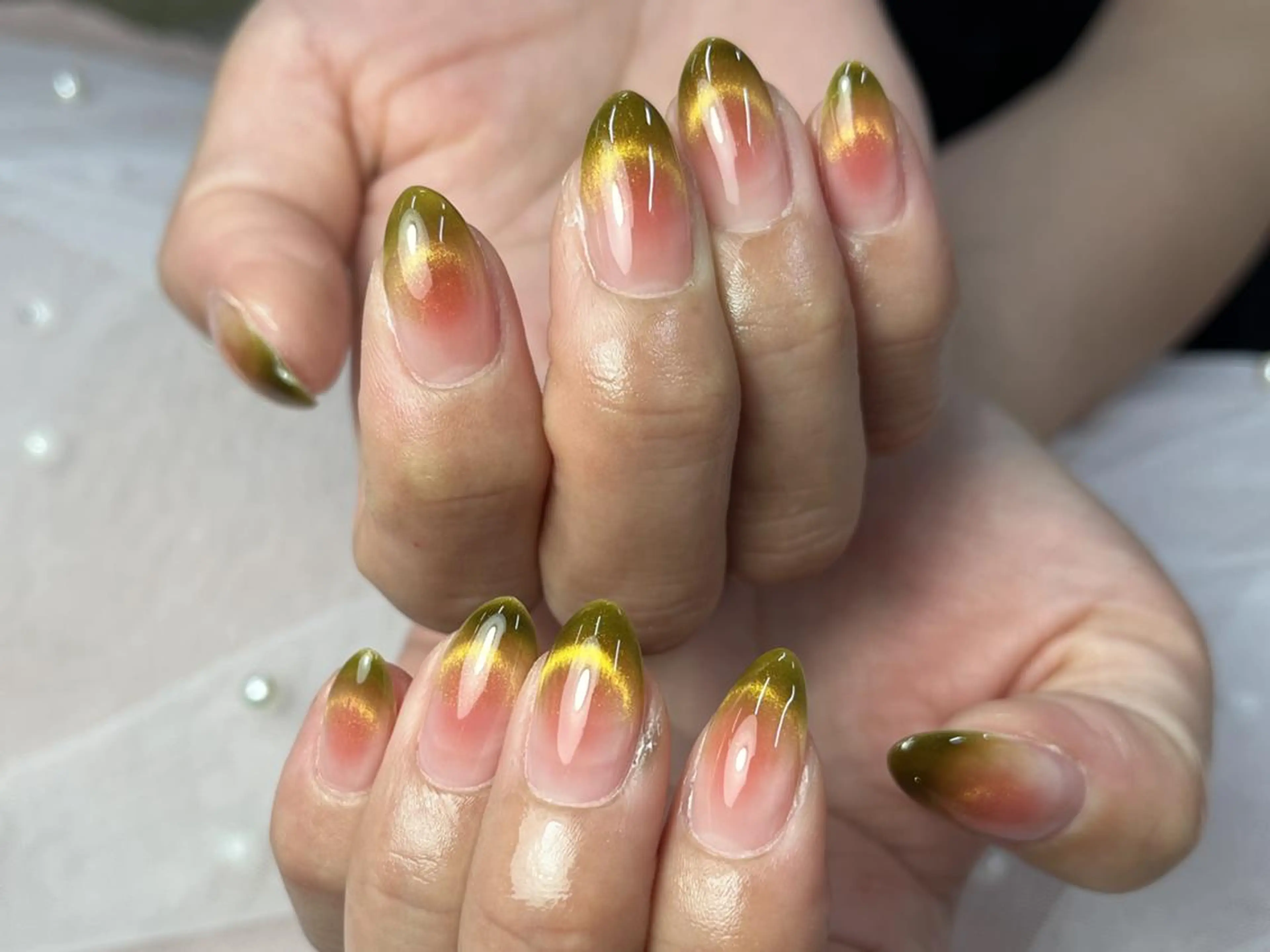 ネイル グラデーション グリーン オレンジ ハンドネイル ToliyDeliy Nail Salonのネイルデザイン