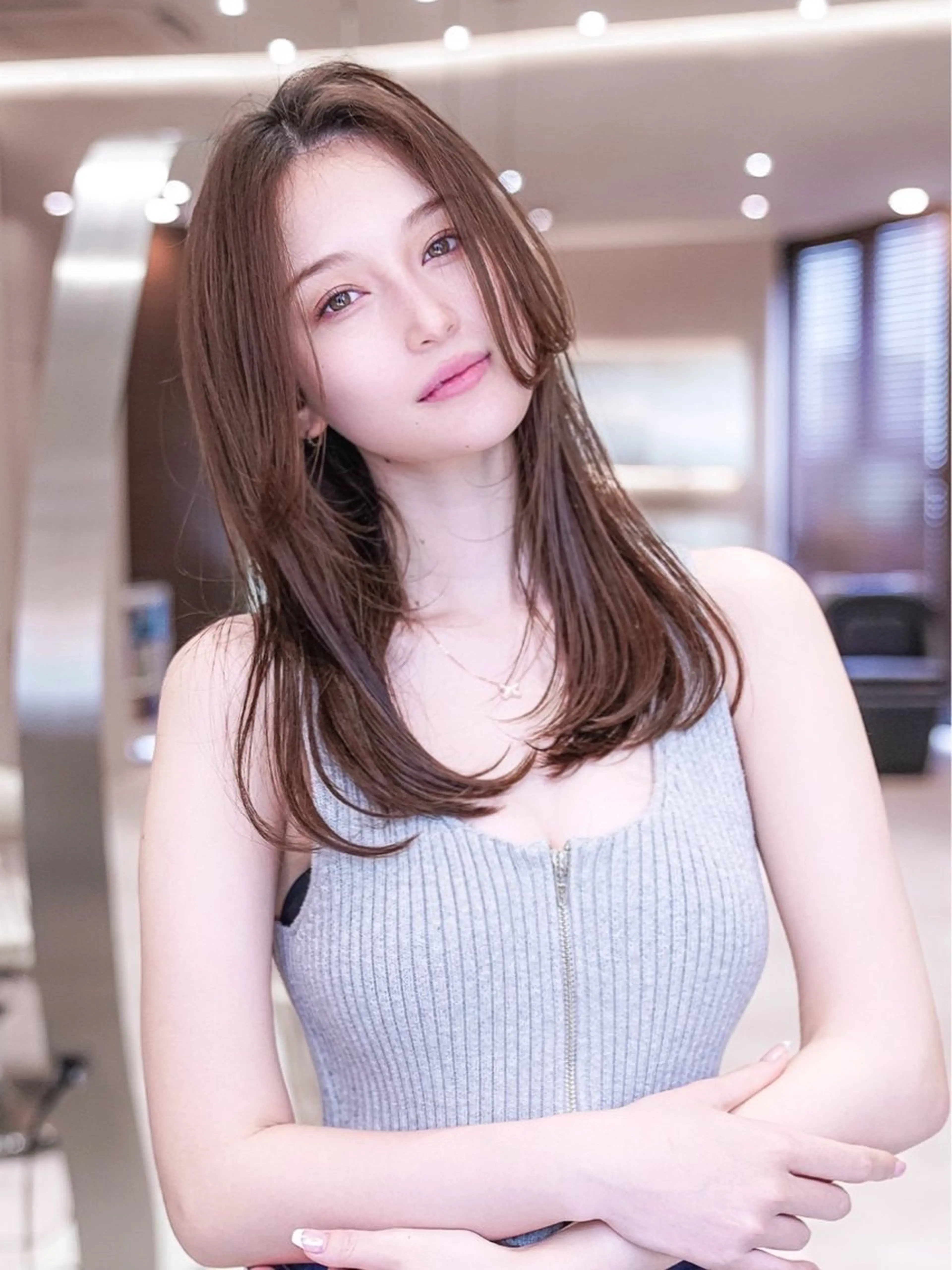 セミロング カット ヘアカラー パーマ トリートメント 上野 遥己のヘアスタイル