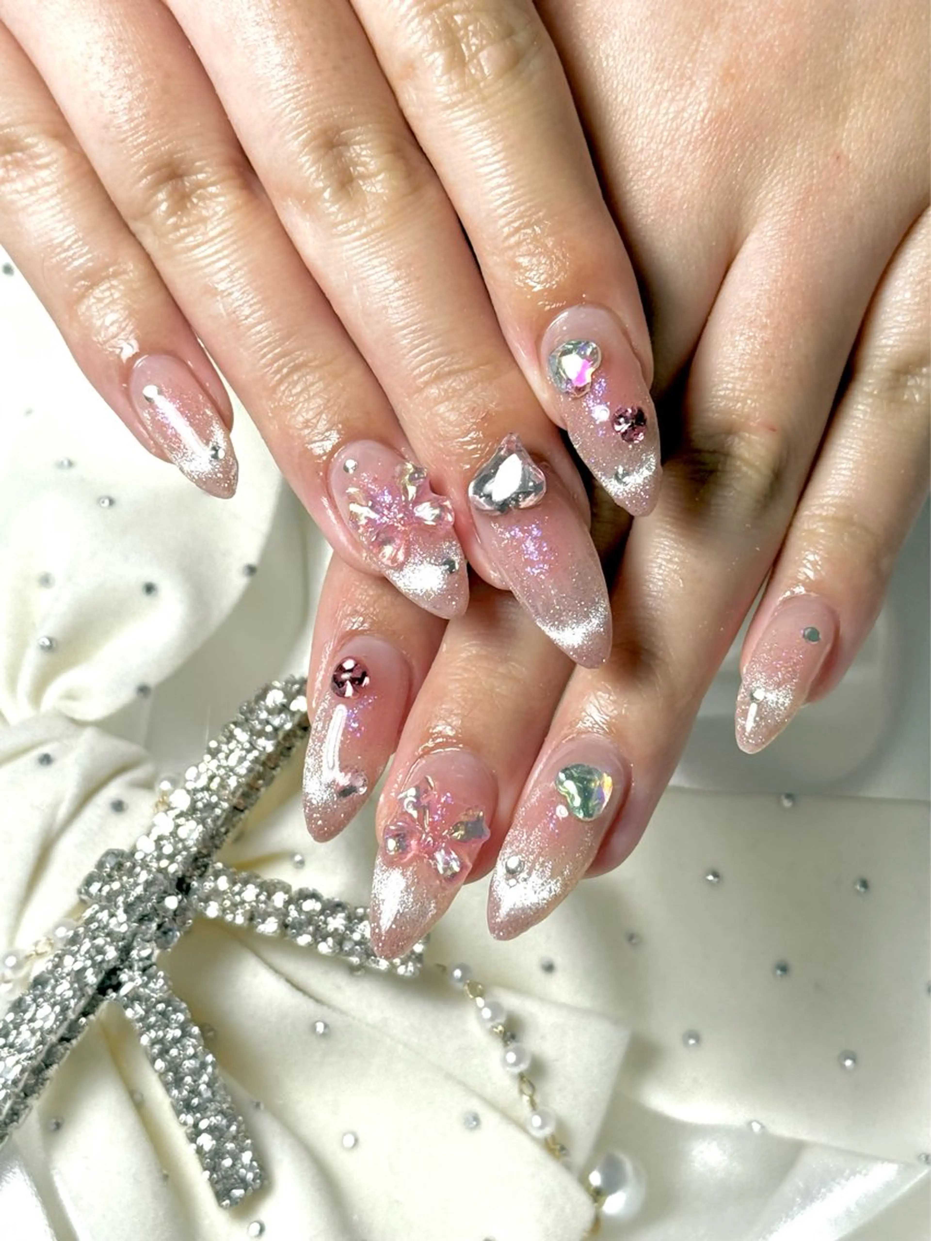 ネイル ハンドネイル ルシイ🎀新宿長さ 出しパーツ専門店のネイルデザイン