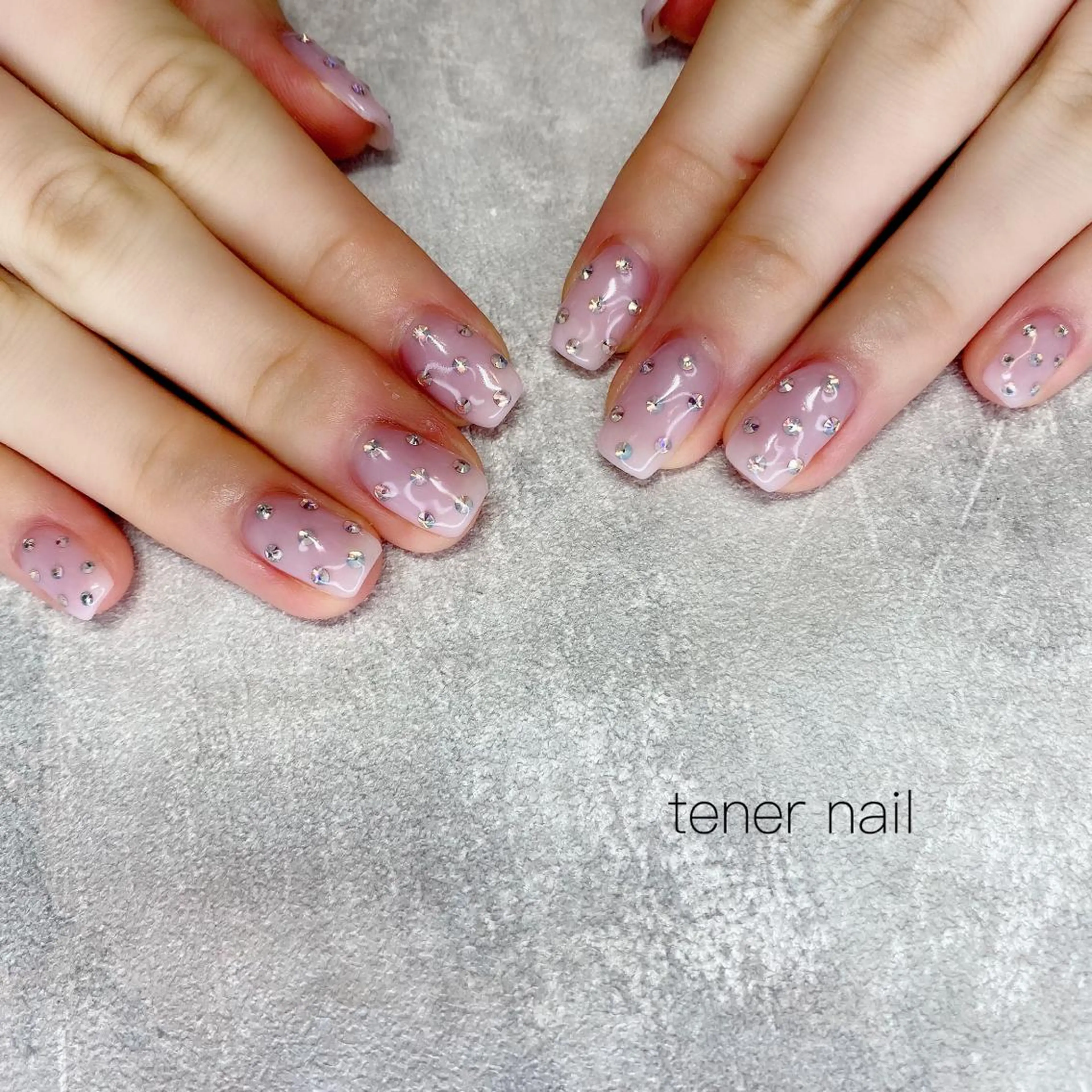 ネイル オーロラネイル ドット 氷ネイル・うるうるネイル ピンク ストーンネイル テネルネイル tener nailのネイルデザイン