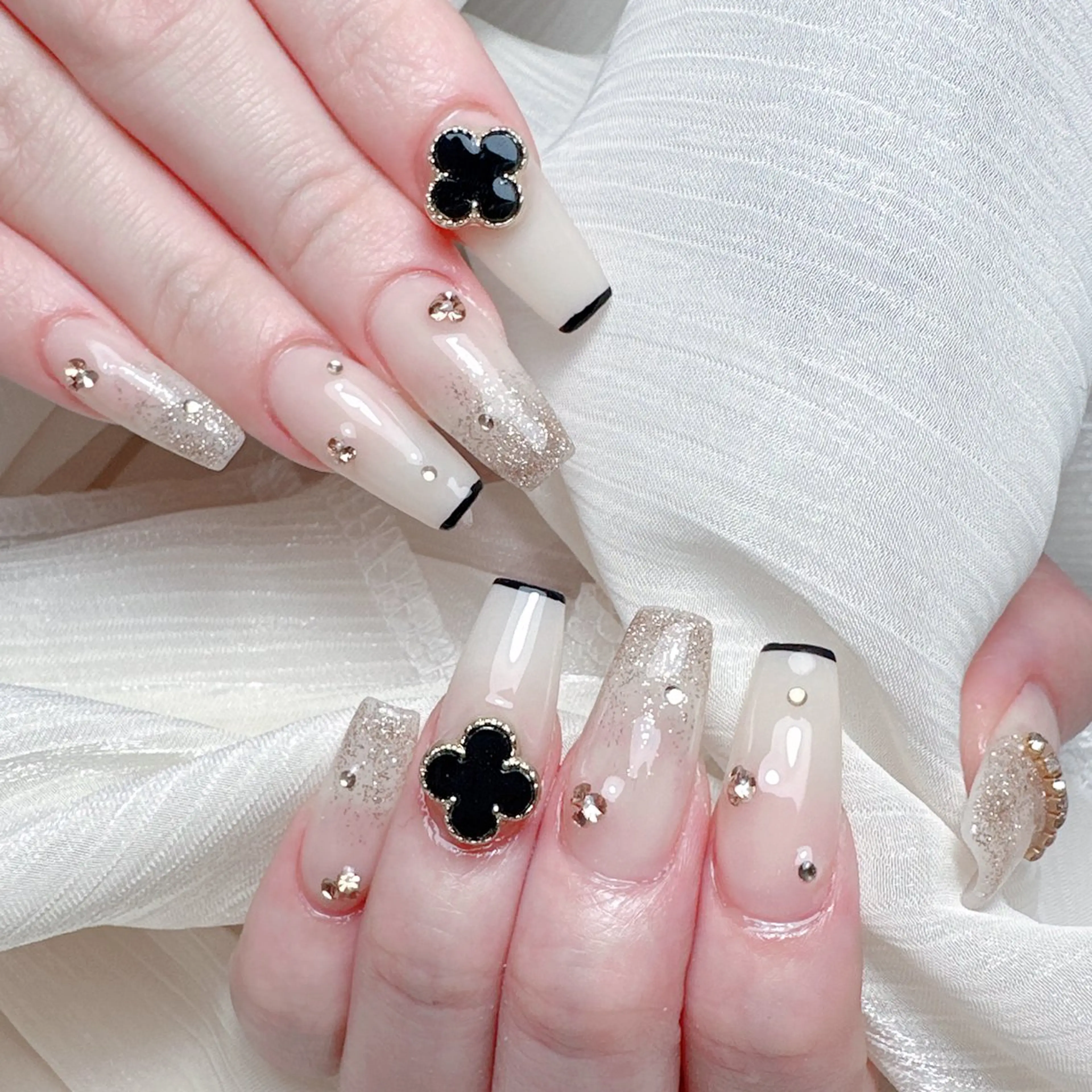 ネイル ハンドネイル 🎀M nails✨ ビューティーのネイルデザイン
