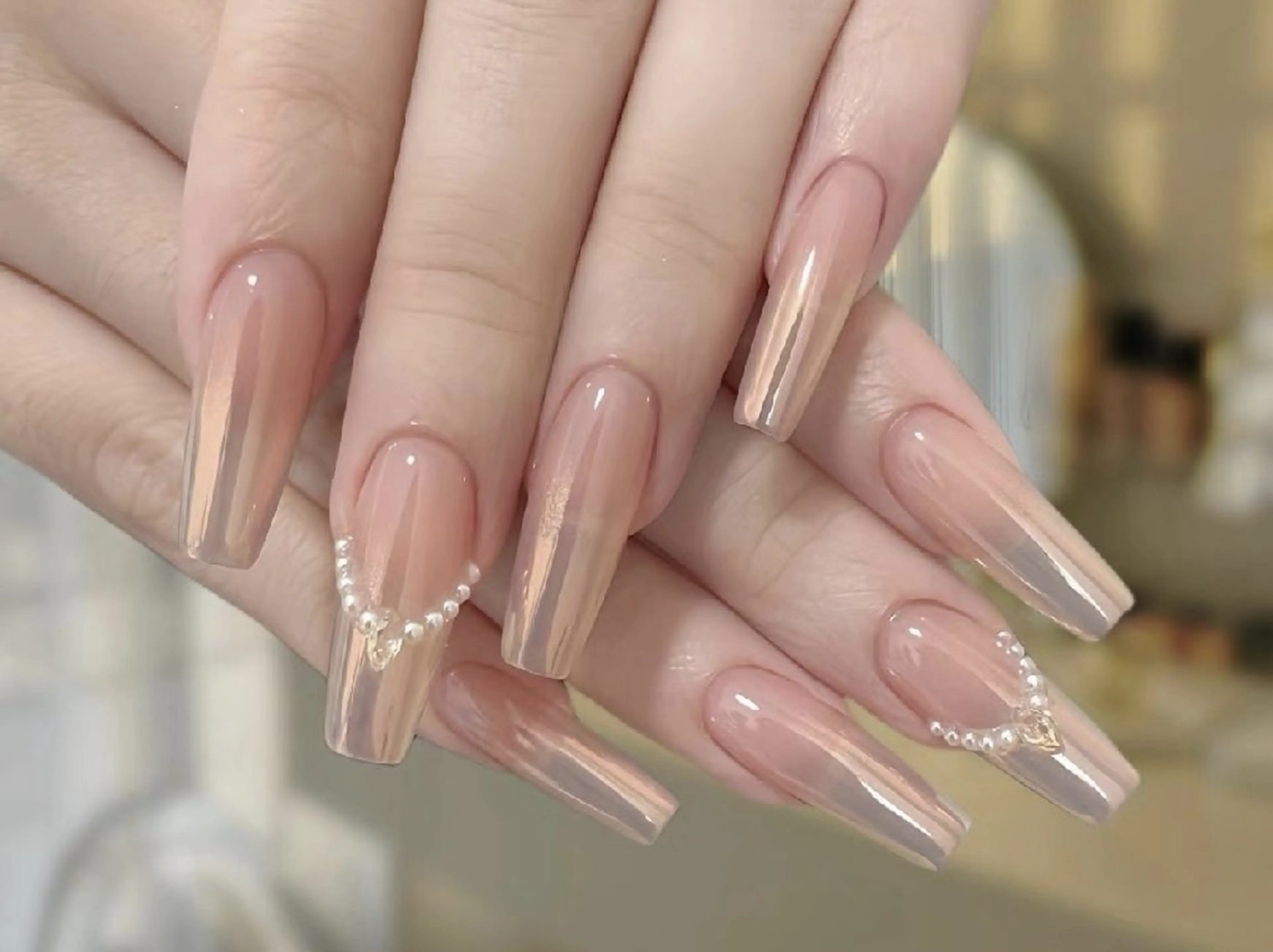 ネイル チークネイル 長さ出し フレンチネイル ジェルネイル キラキラネイル ハンドネイル UM Nail Salonのネイルデザイン
