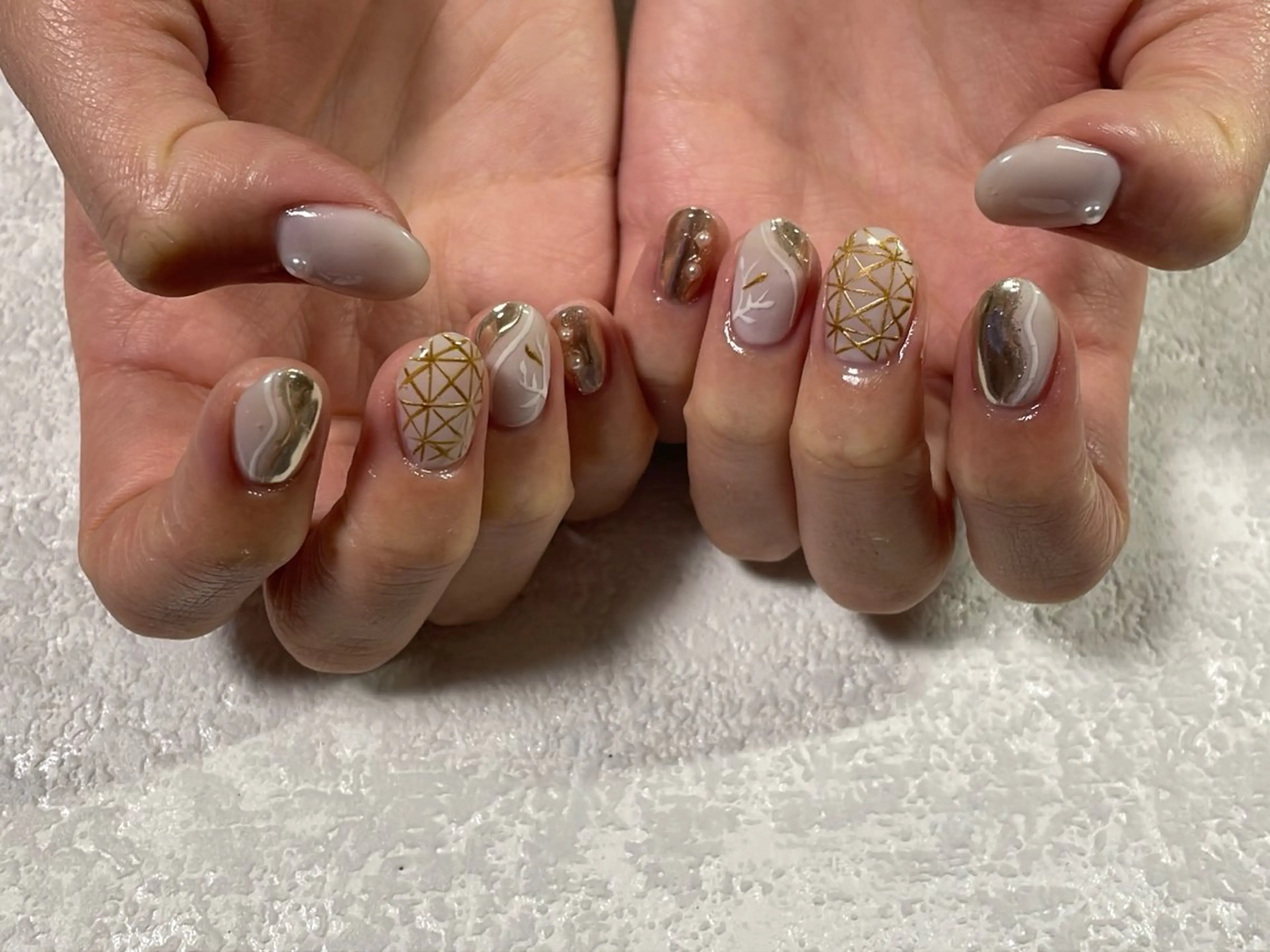 ネイル オーロラネイル 成人式 フットネイル フレンチネイル ジェルネイル kiki nail &brow二子玉川の眉毛・アイブロウイメージ