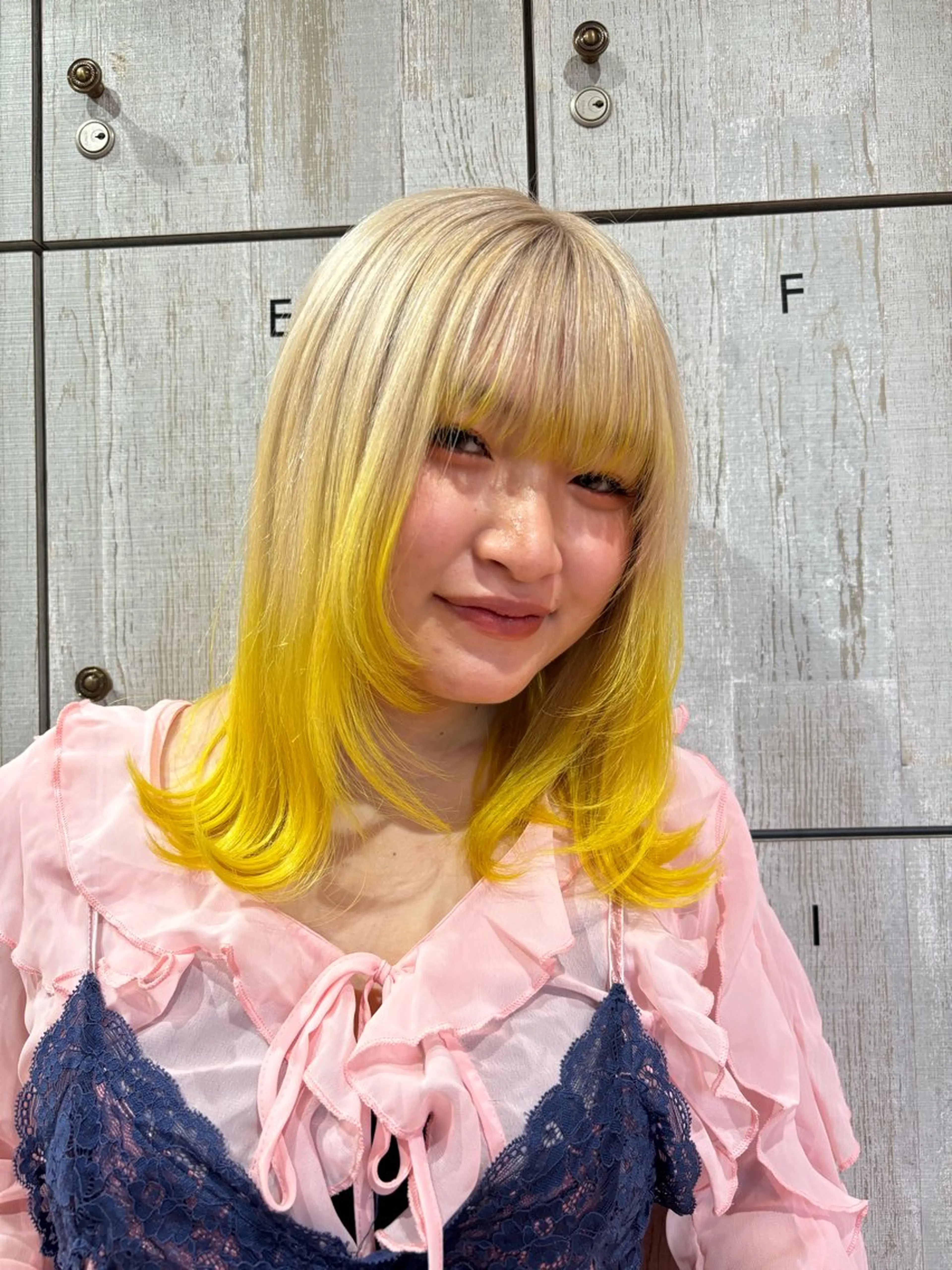 ミディアム カラー ブリーチ ケアブリーチ ケアカラー デザインカラー 髪質改善 似合わせレイヤー/ Wカラー🧸こころのヘアスタイル