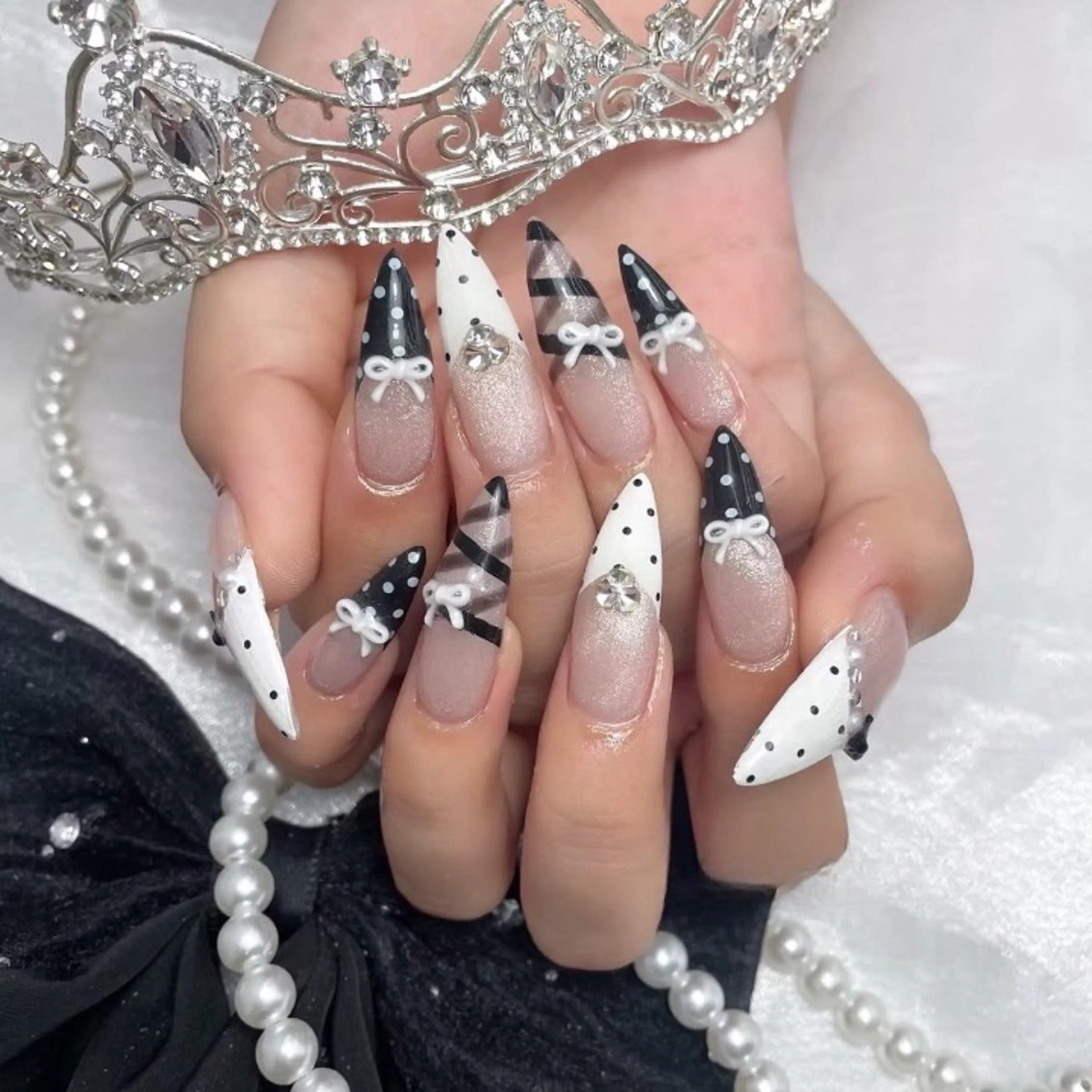 カラー グラデーションカラー ピンクカラー ハンドネイル AIN Nailのネイルデザイン