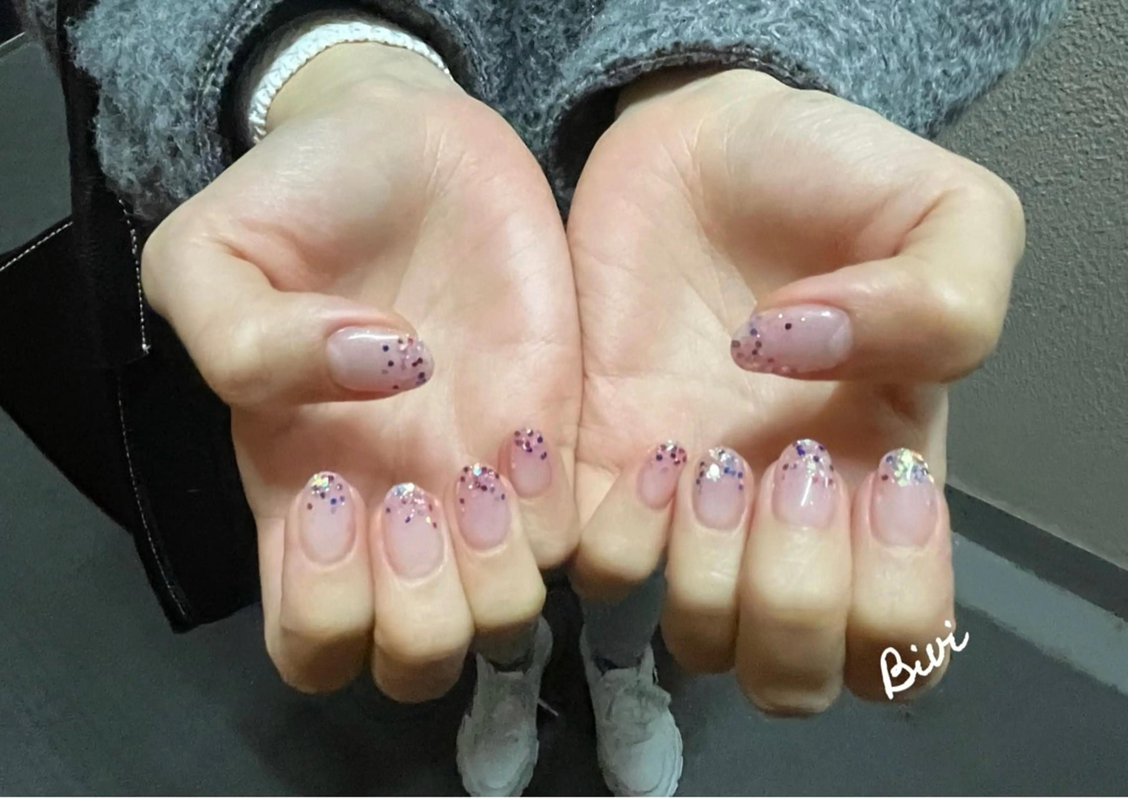 ネイル アートネイル フラッシュネイル ラメ(グリッター) ワンカラーネイル シルバー ♡Bivi♡自爪に 優しいネイルサロンのネイルデザイン