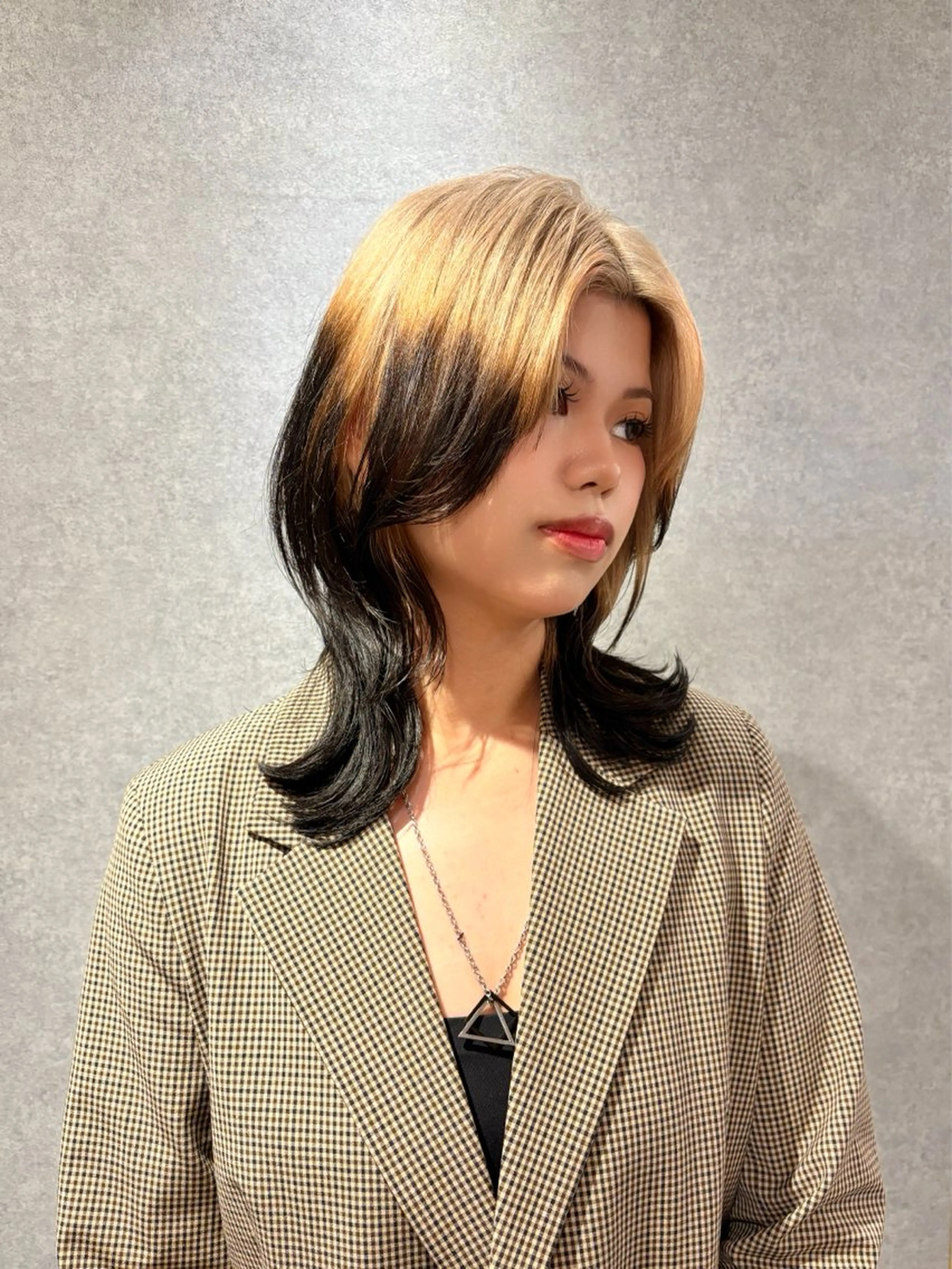 セミロング カラー カット ヘアカラー トリートメント ハイトーン/ウルフ/ レイヤー/Asukaのヘアスタイル