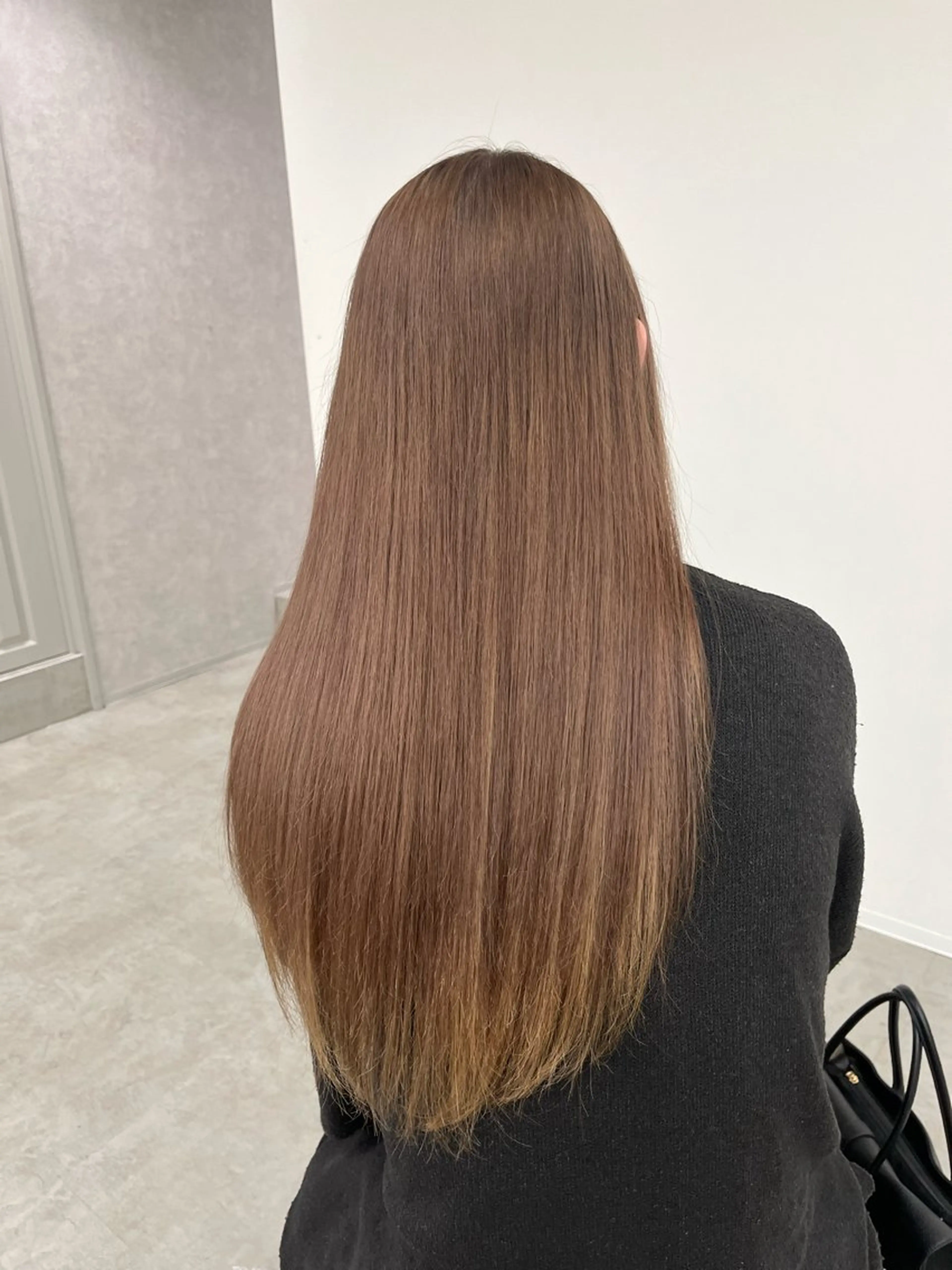 カラー グレージュ 中村 彩夏のヘアスタイル