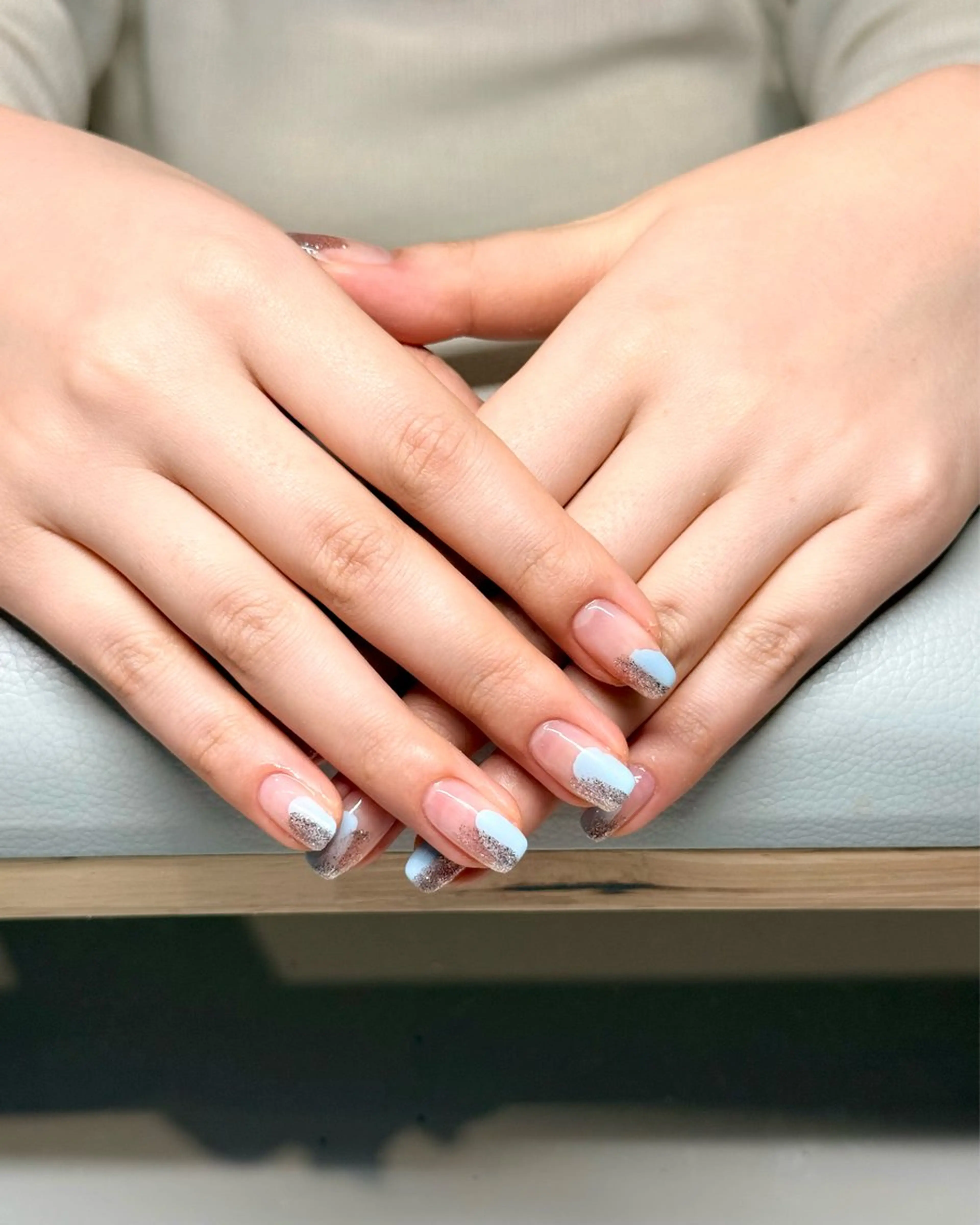 ネイル ラメ(グリッター) 水色 ピンク 春ネイル ハンドネイル &robe mayumiのネイルデザイン