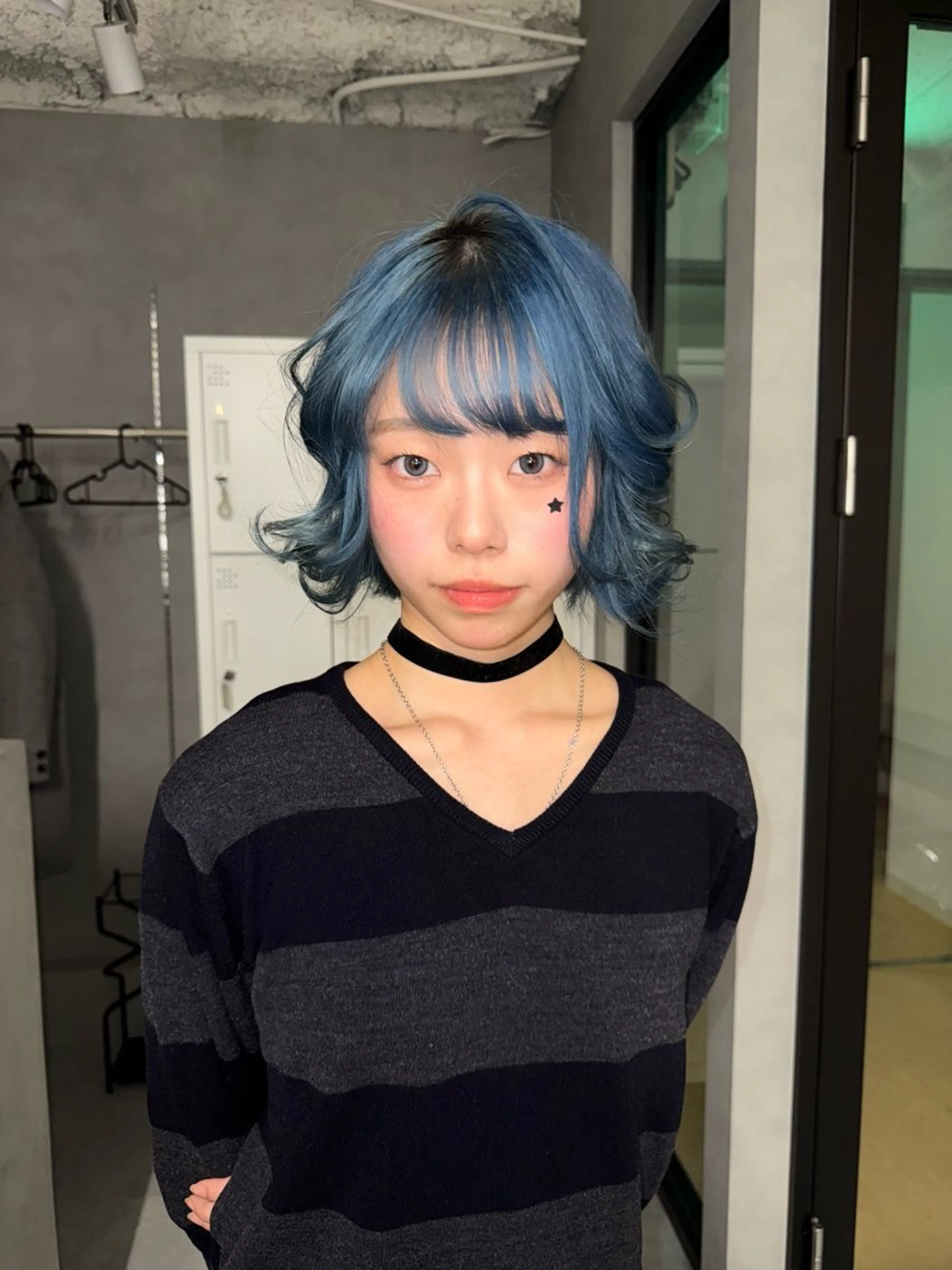 ミディアム ホワイトカラー/梅田 デザインカラー/しんのヘアスタイル