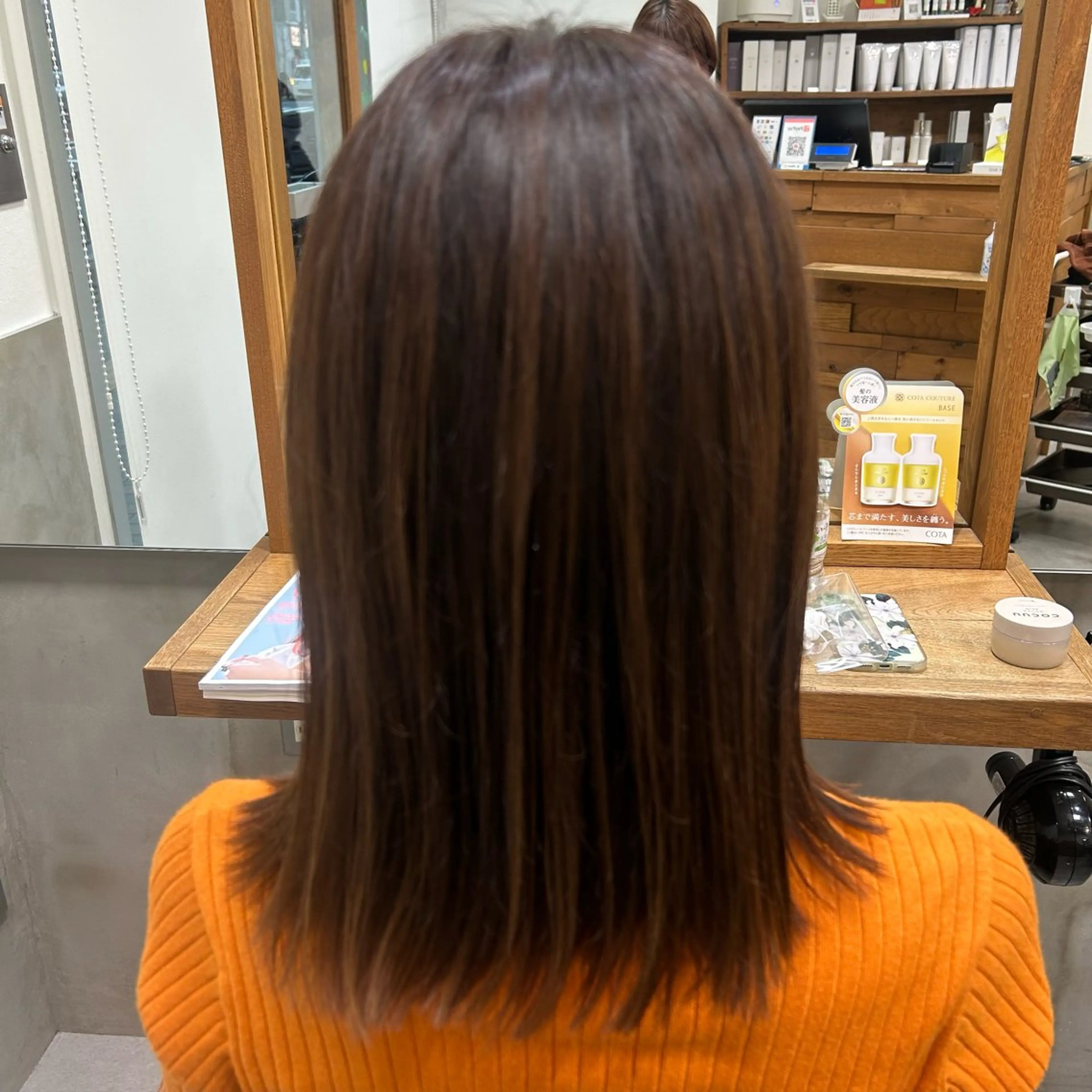 ミディアム カラー ベージュカラー オリーブベージュ カット ヘアカラー トリートメント 若狭 彩花のヘアスタイル