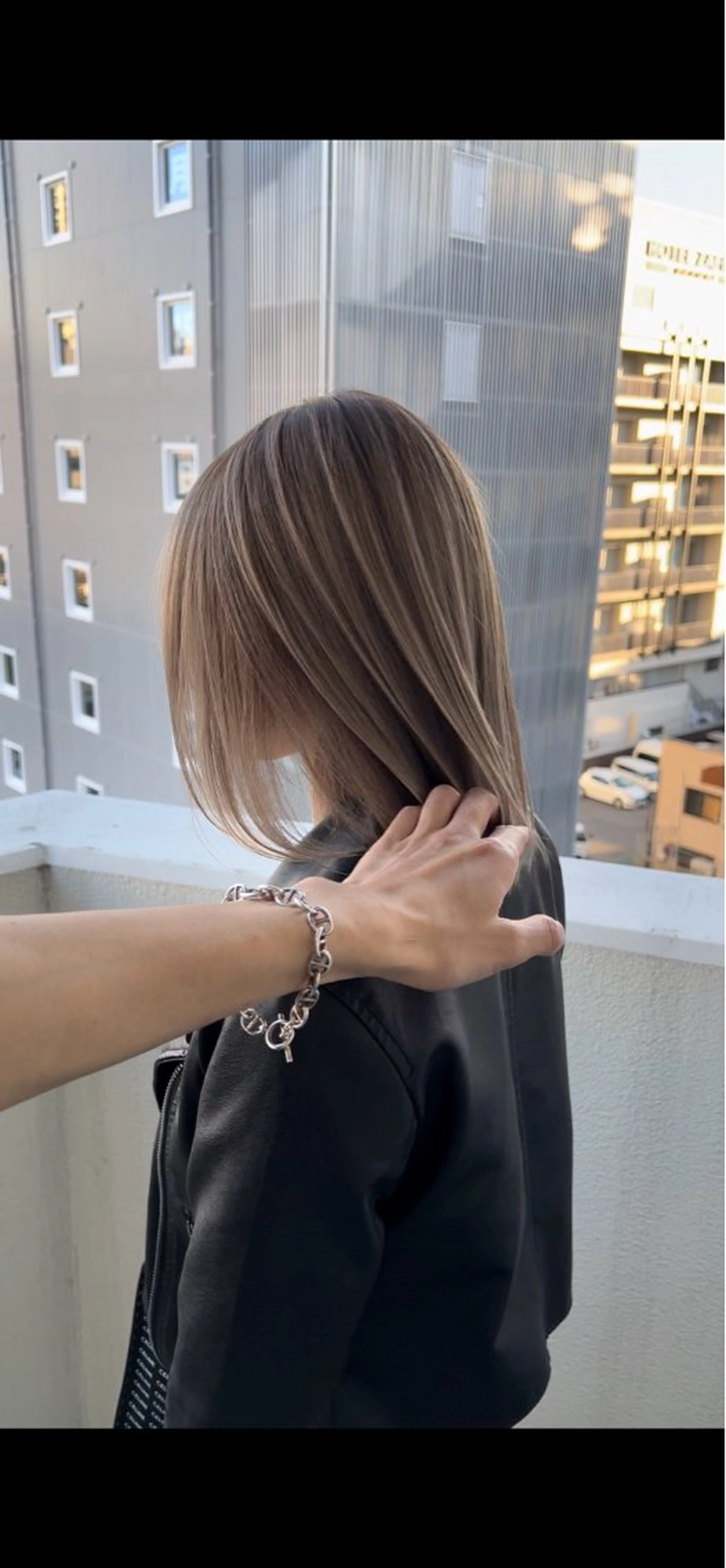 ミディアム カラー バレイヤージュ ブリーチ レイヤーカット バレイヤージュ /ハイライト/もときのヘアスタイル