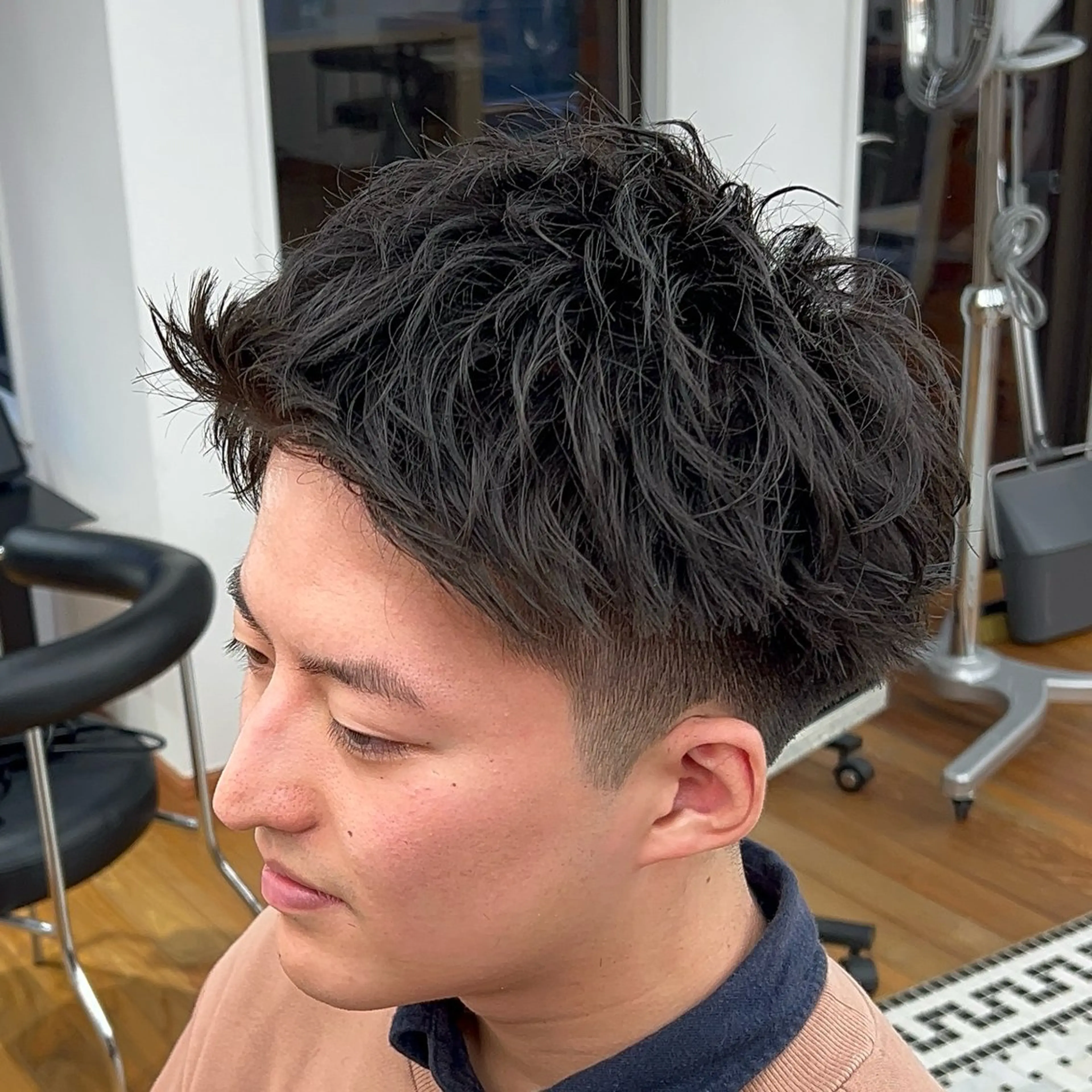 ショート メンズ アップバング 刈り上げ ショートヘア カット メンズカット✂️ スキンフェード伊藤陸のヘアスタイル