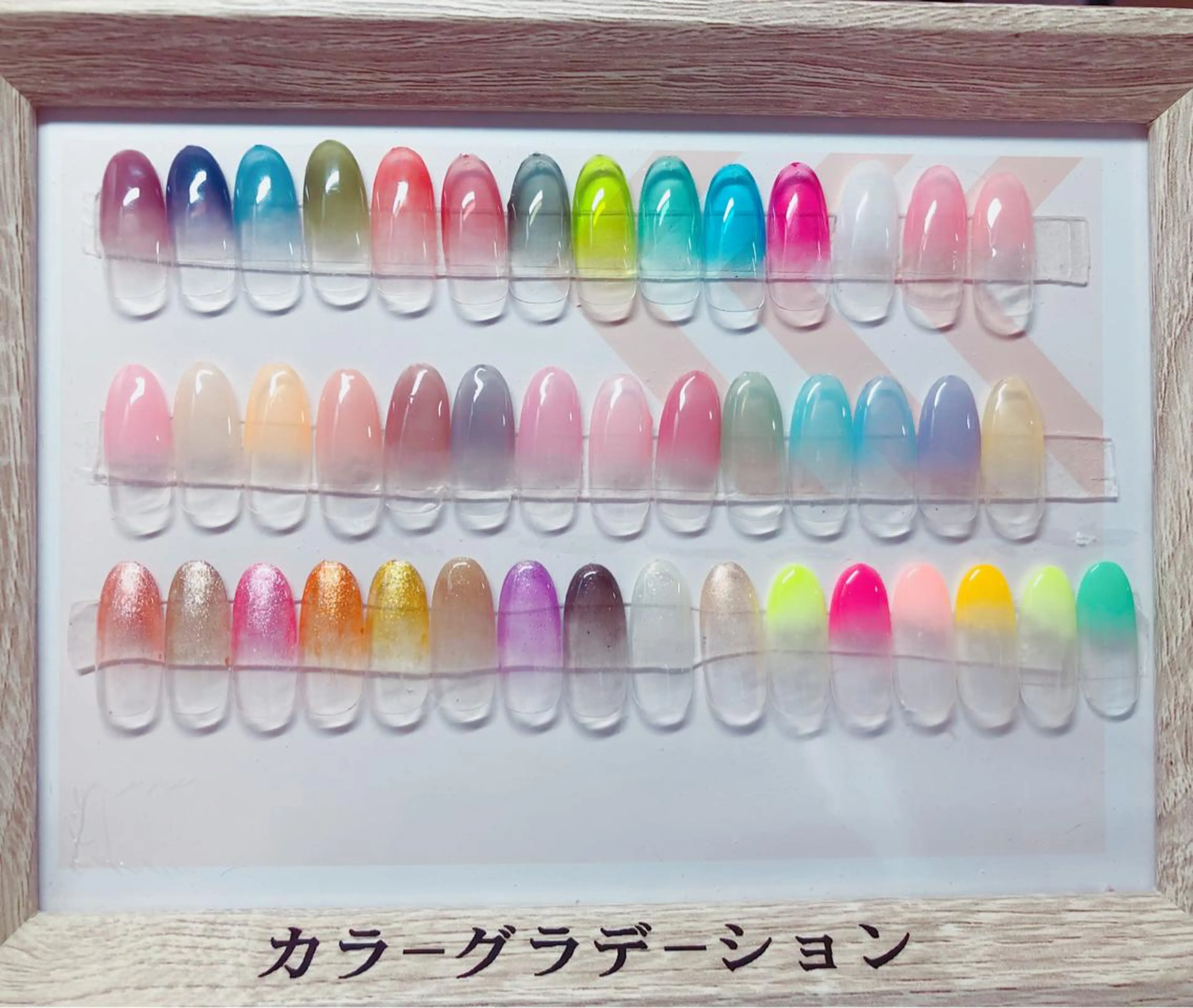 ネイル ハンドネイル マジック ミラーのネイルデザイン