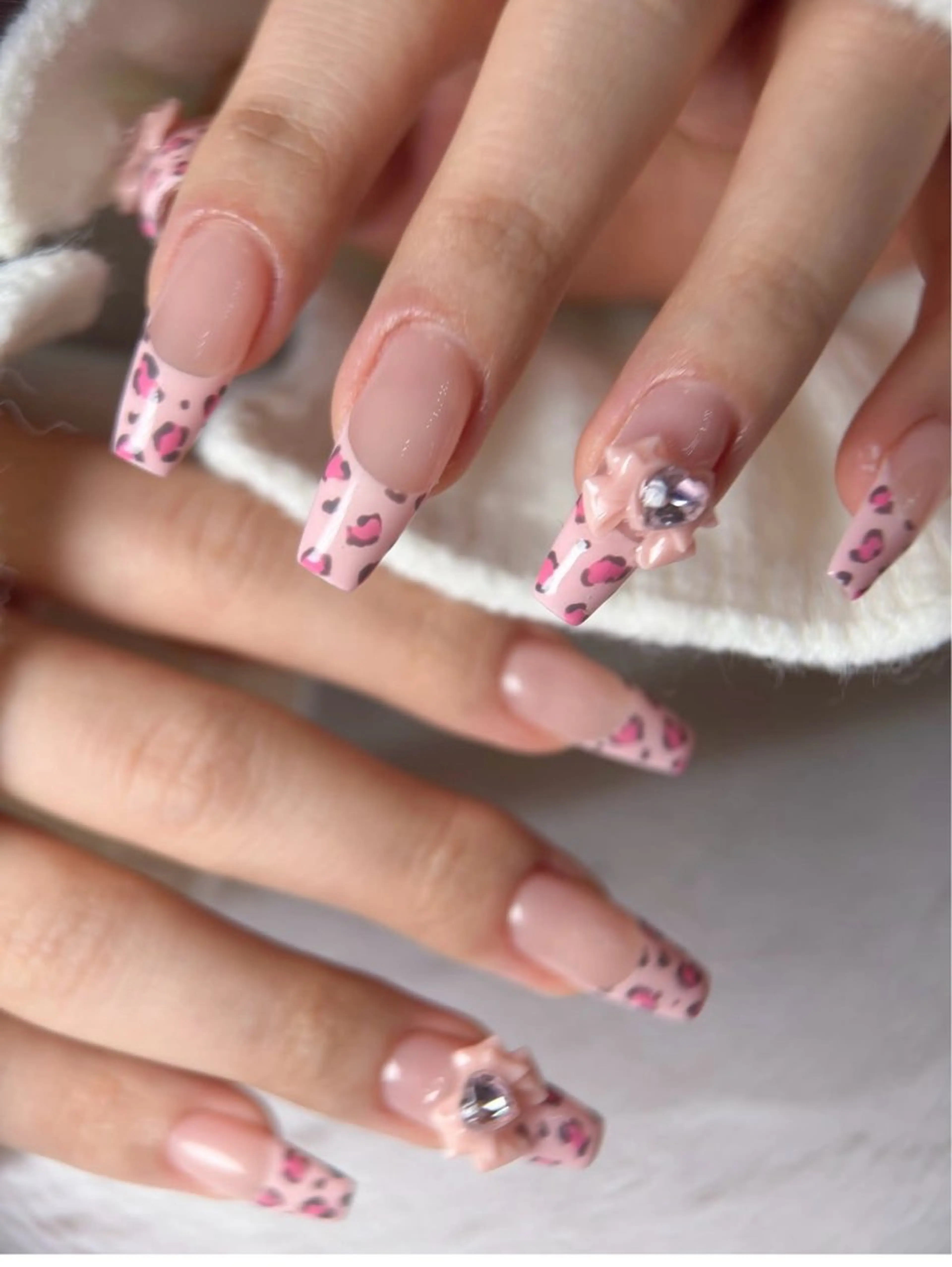 ネイル 韓国ネイル ニュアンスネイル シンプルネイル ワンホンネイル Nihonthy Nail 新宿のネイルデザイン
