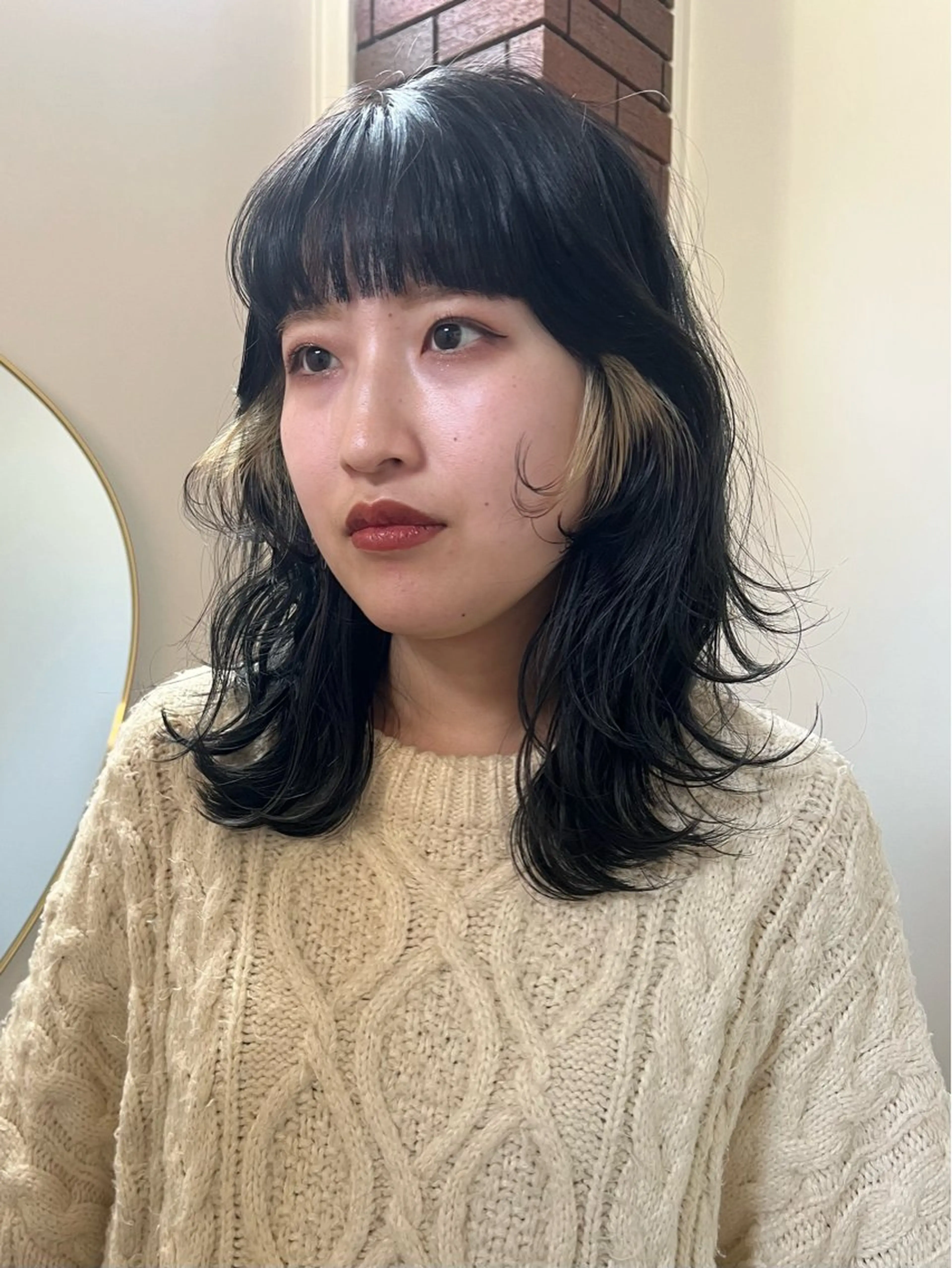 セミロング カット 赤瀬川 希咲のヘアスタイル