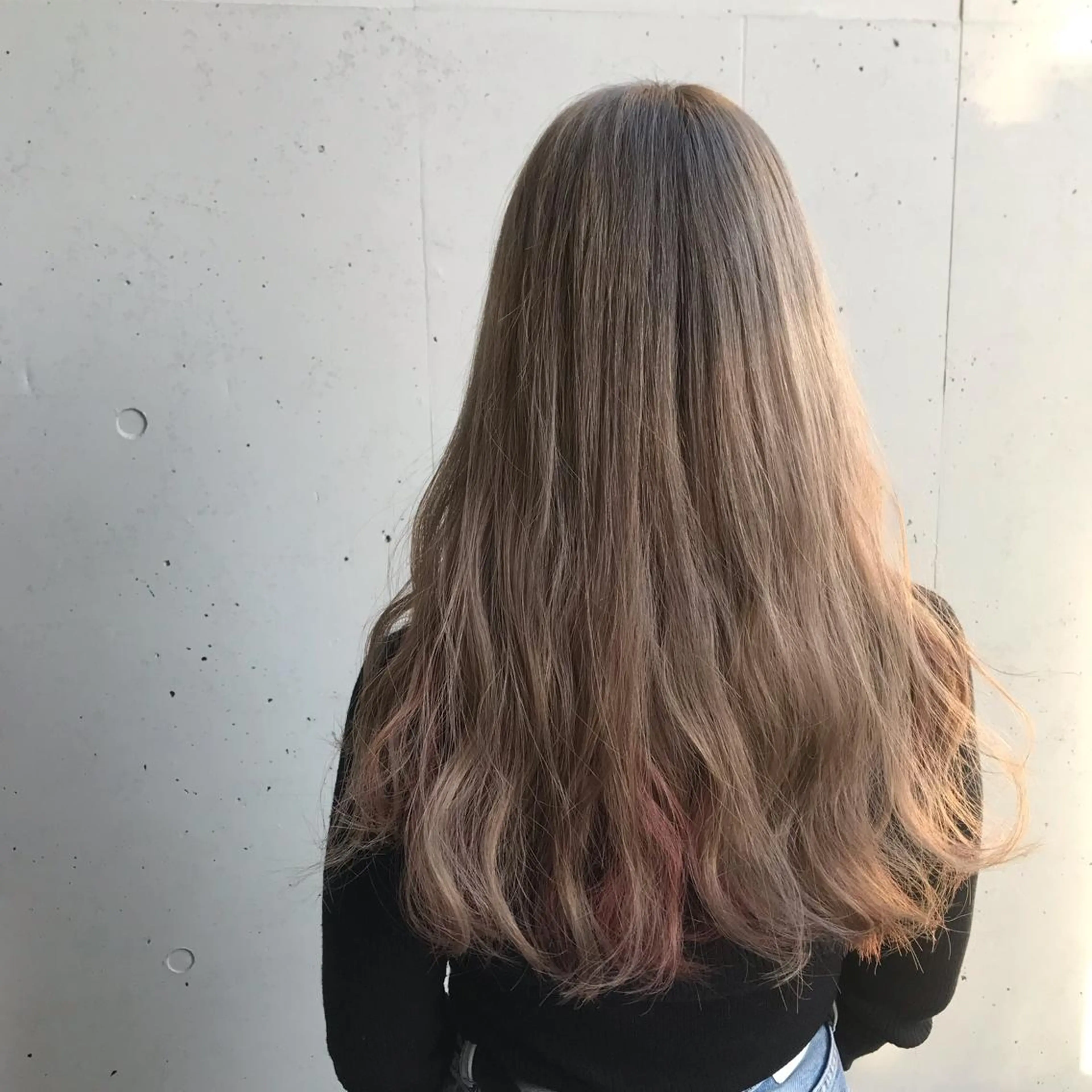 ロング カラー ベージュカラー ミルクティーベージュ 一ノ瀬 蘭のヘアスタイル