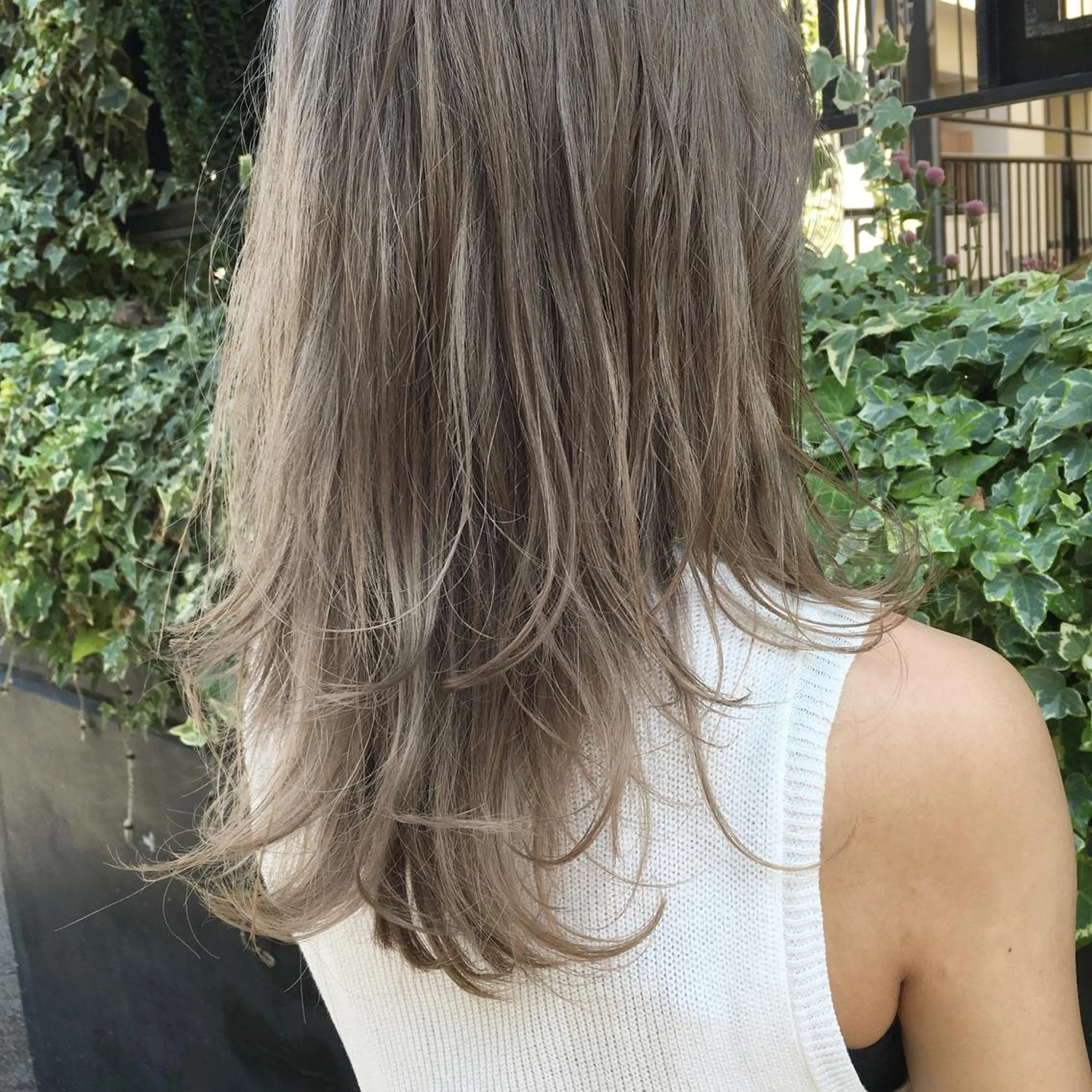 セミロング カラー グレージュ BellaDolce omotesando所属・SUZUKI KEISUKEのヘアスタイル