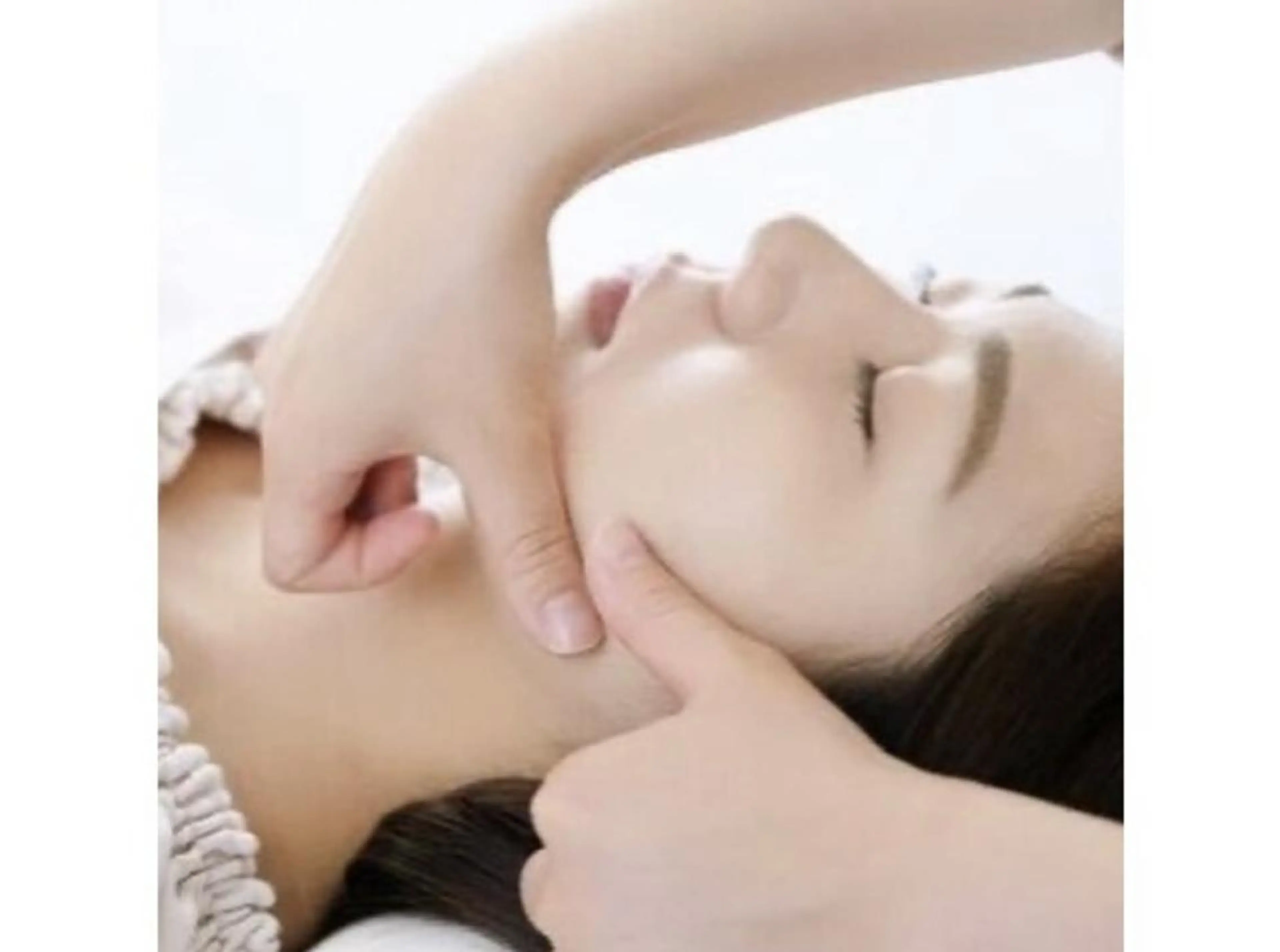 快眠ヘッドスパ + 小顔リフトアップ【60分】の写真