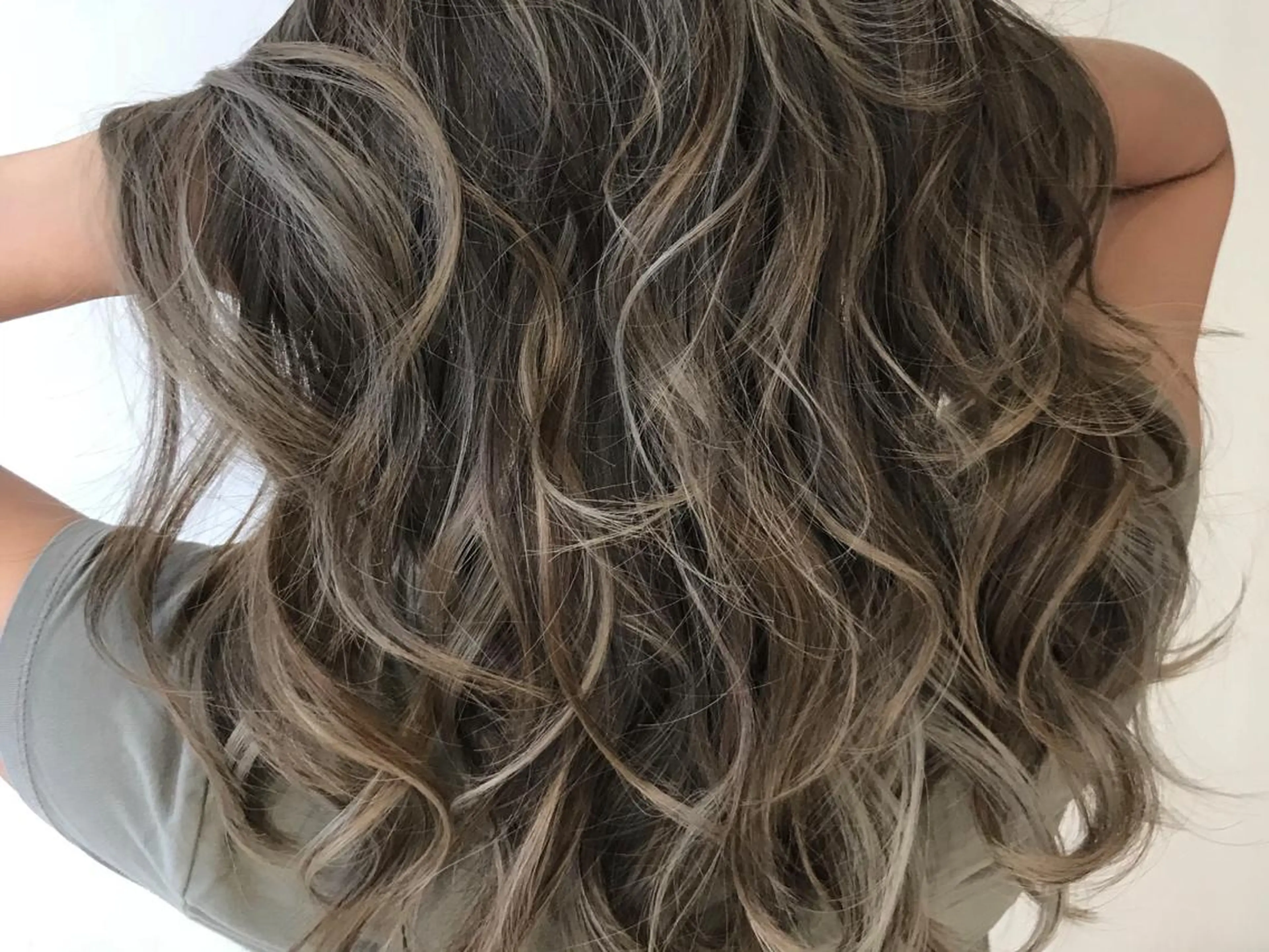 セミロング カラー ヘアアレンジ 【公式】amble luxe池袋東口🩷のヘアスタイル