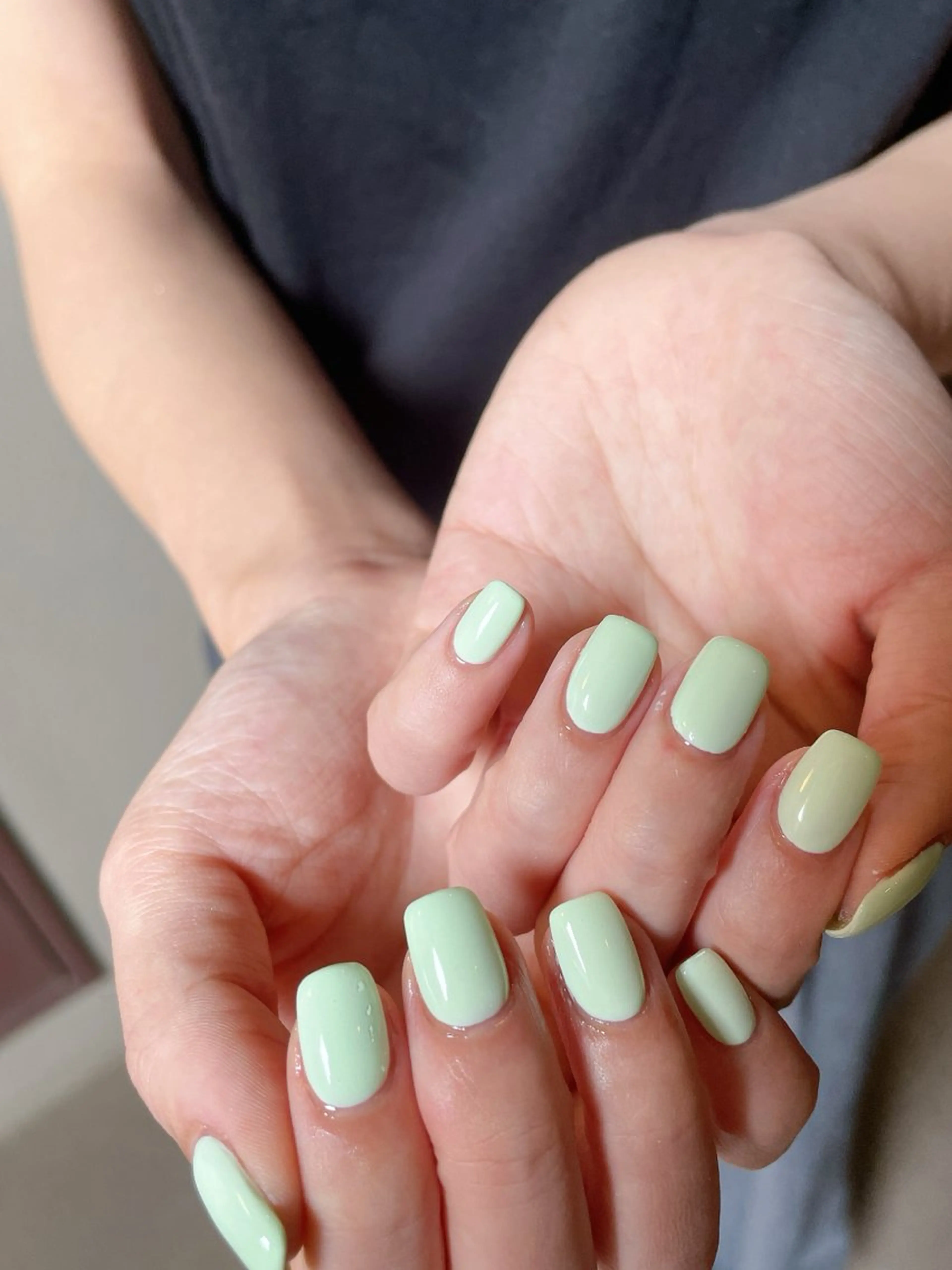 ネイル オーロラネイル フットネイル フレンチネイル ジェルネイル グリーン ハンドネイル mogunail &blowのネイルデザイン