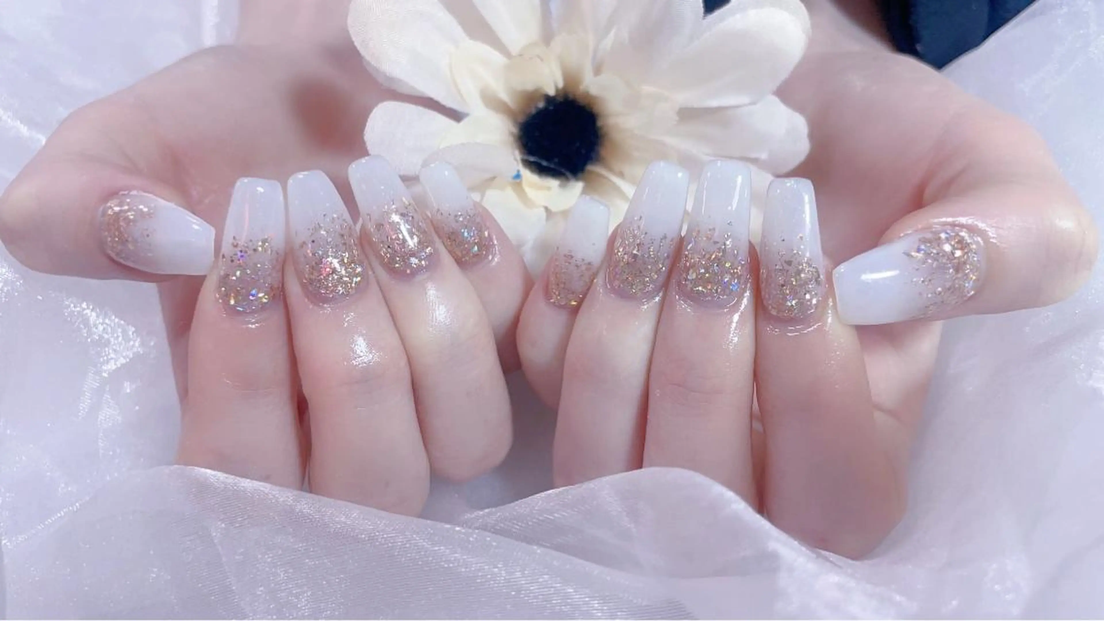 ネイル ハンドネイル VIVIAN リサのネイルデザイン