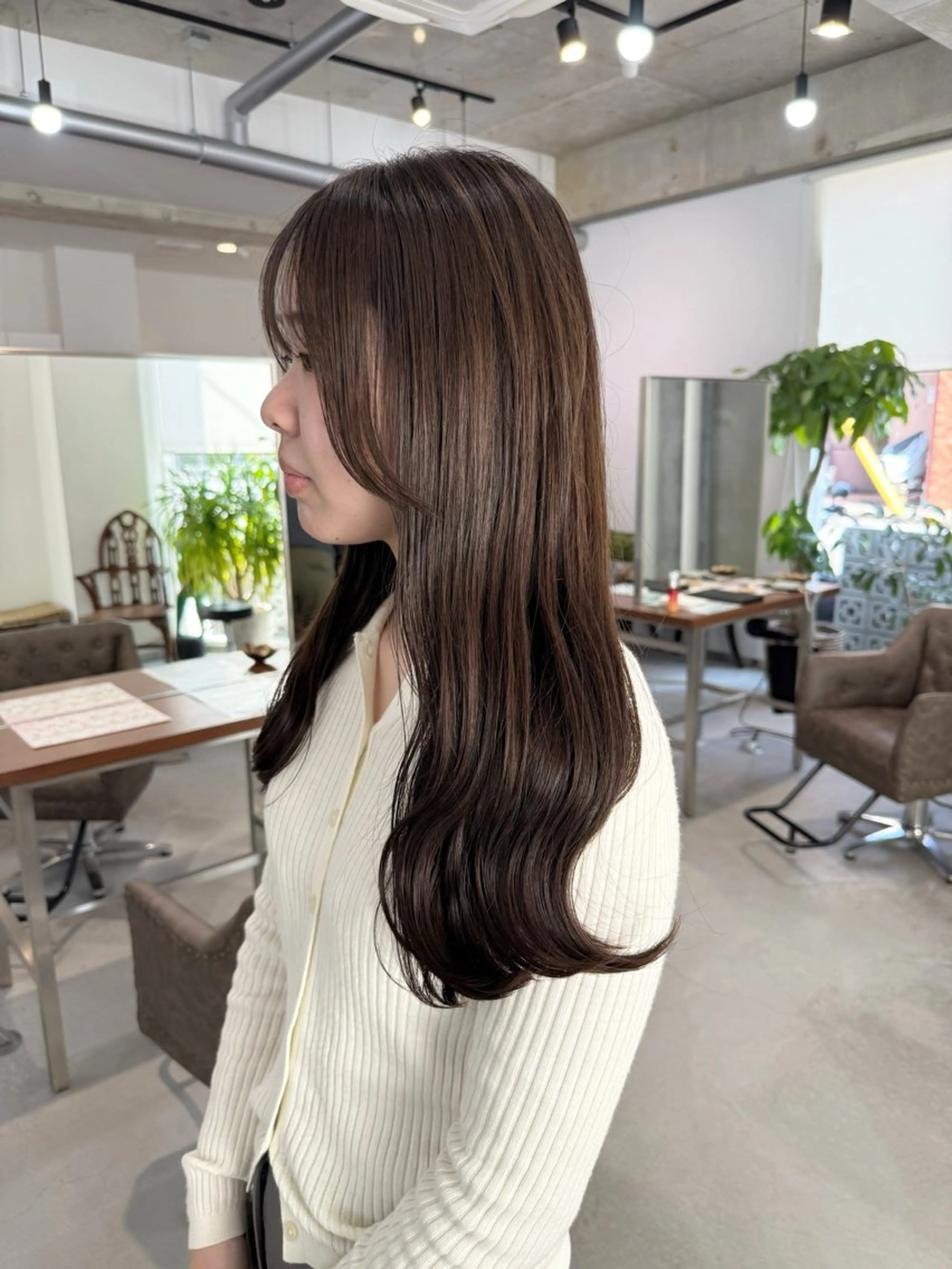 ロング カラー ブラウンカラー ココアブラウン カット ヘアカラー トリートメント カイリ /レイヤーカットのヘアスタイル