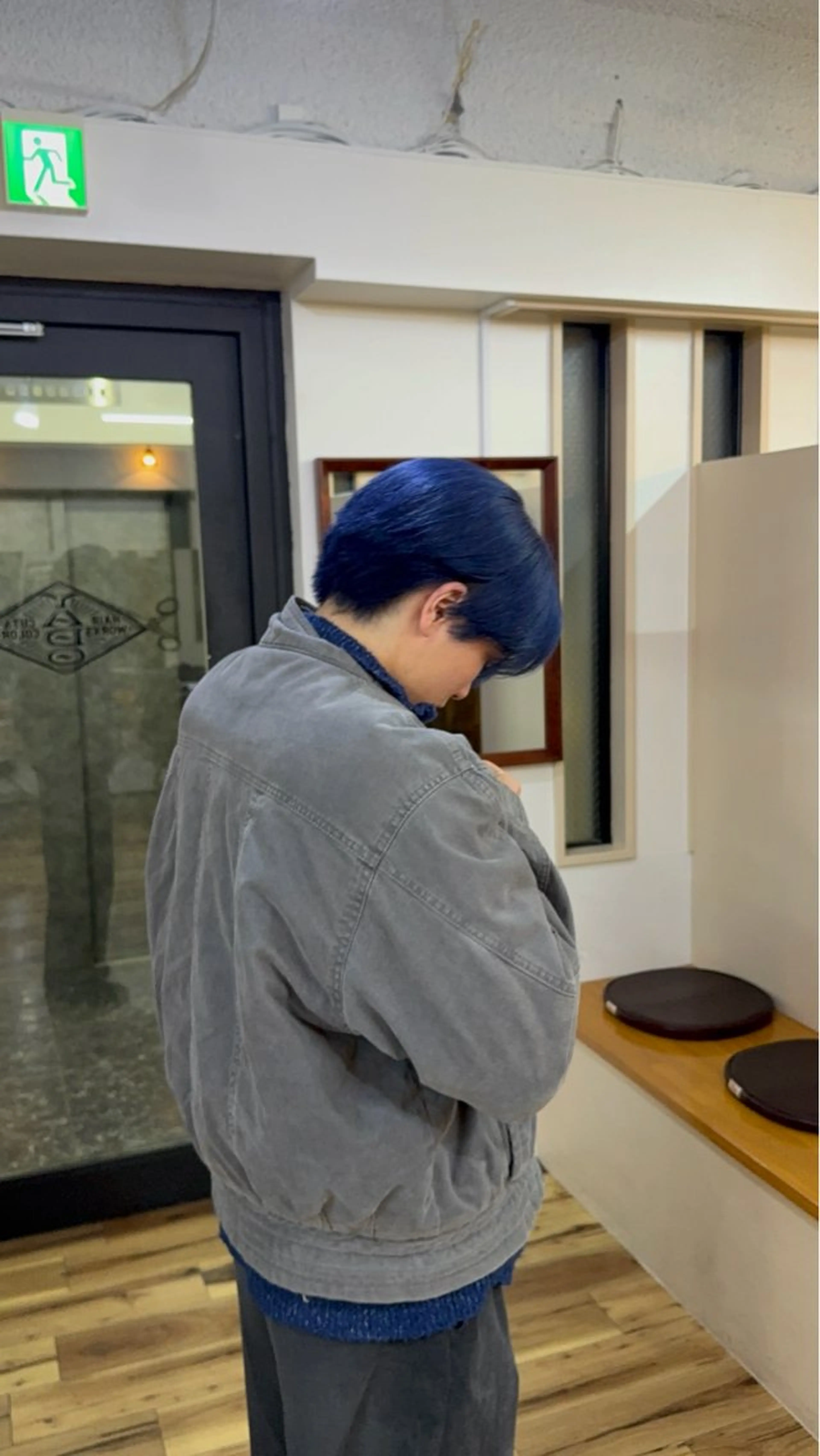 カラー メンズ メンズブリーチ ブリーチ ネイビーカラー シルバー ヘアカラー YADO所属・ブリーチカラーモデル 募集中/ リョウスケのヘアスタイル